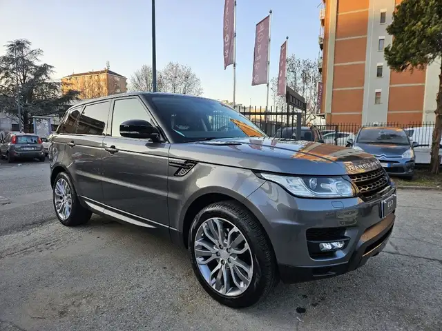 Land Rover Range Rover Sport view 4