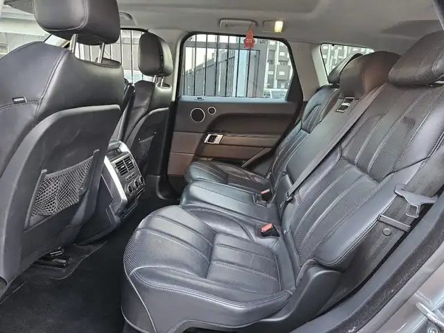 Land Rover Range Rover Sport view 10