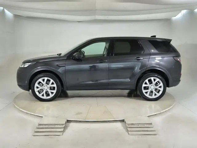 Land Rover Discovery Sport view 6