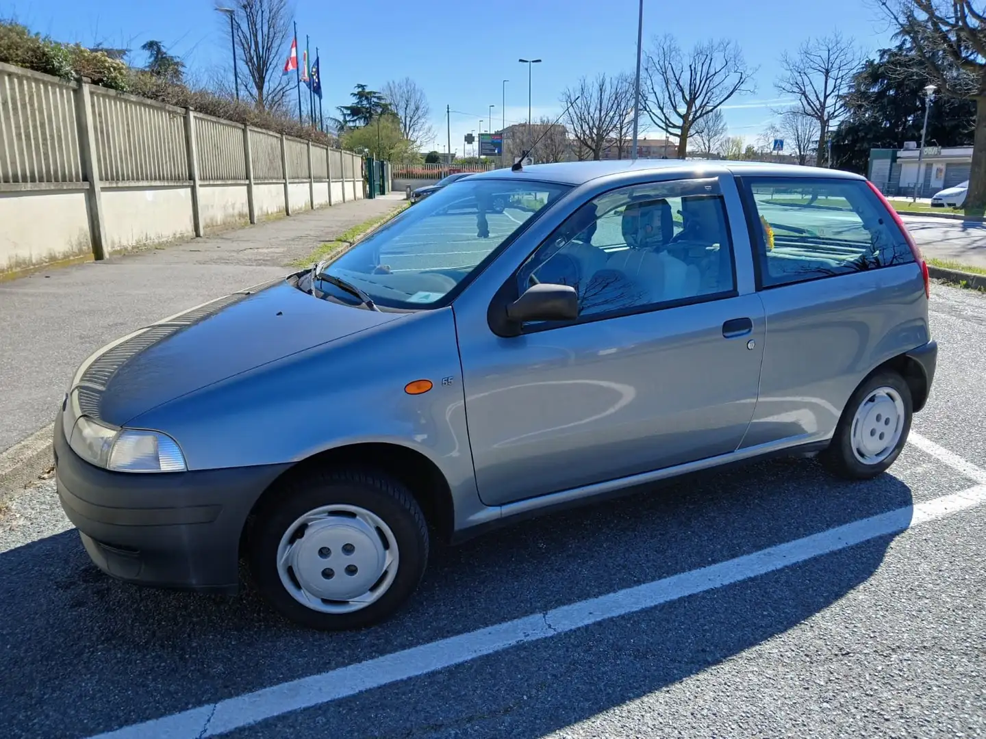 Fiat Punto Punto 3p 1.1 SX 55cv Gris - 1