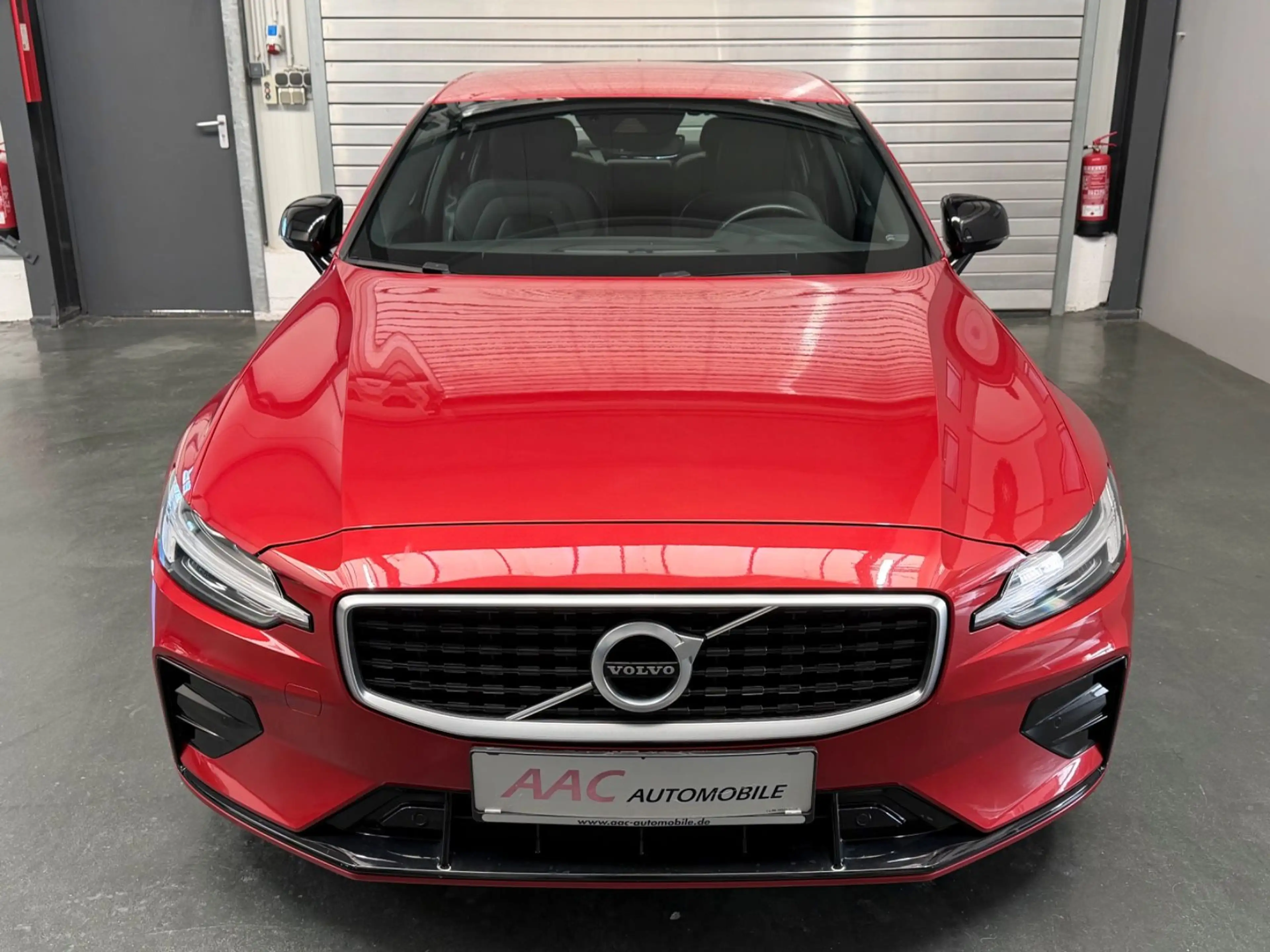 Volvo S60 Lim. R Design/ACC/Leder/AHK/Memory/CarPlay — photo 3