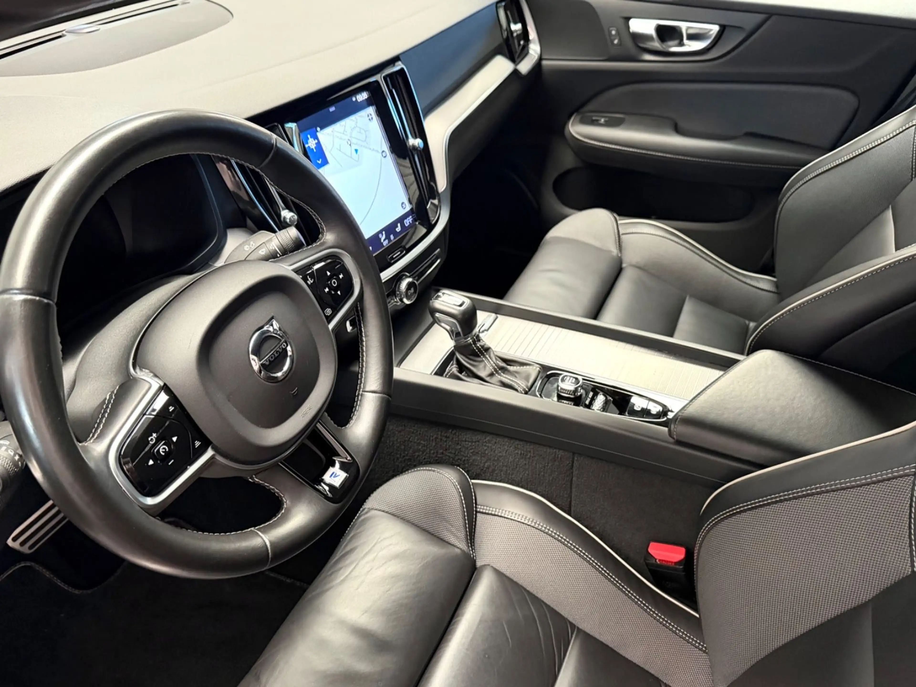 Volvo S60 Lim. R Design/ACC/Leder/AHK/Memory/CarPlay — photo 11