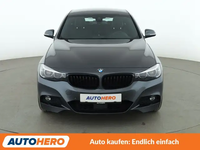 BMW 3 Series view 9