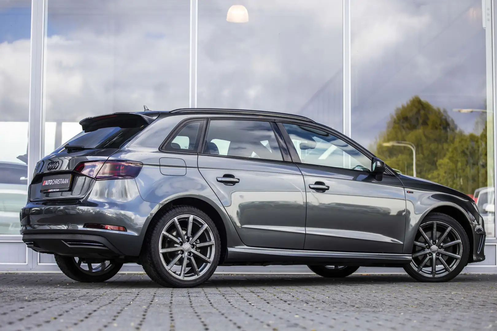 Audi A3 Sportback 1.4 e-tron PHEV Ambition Pro Line plus | Grijs - 2
