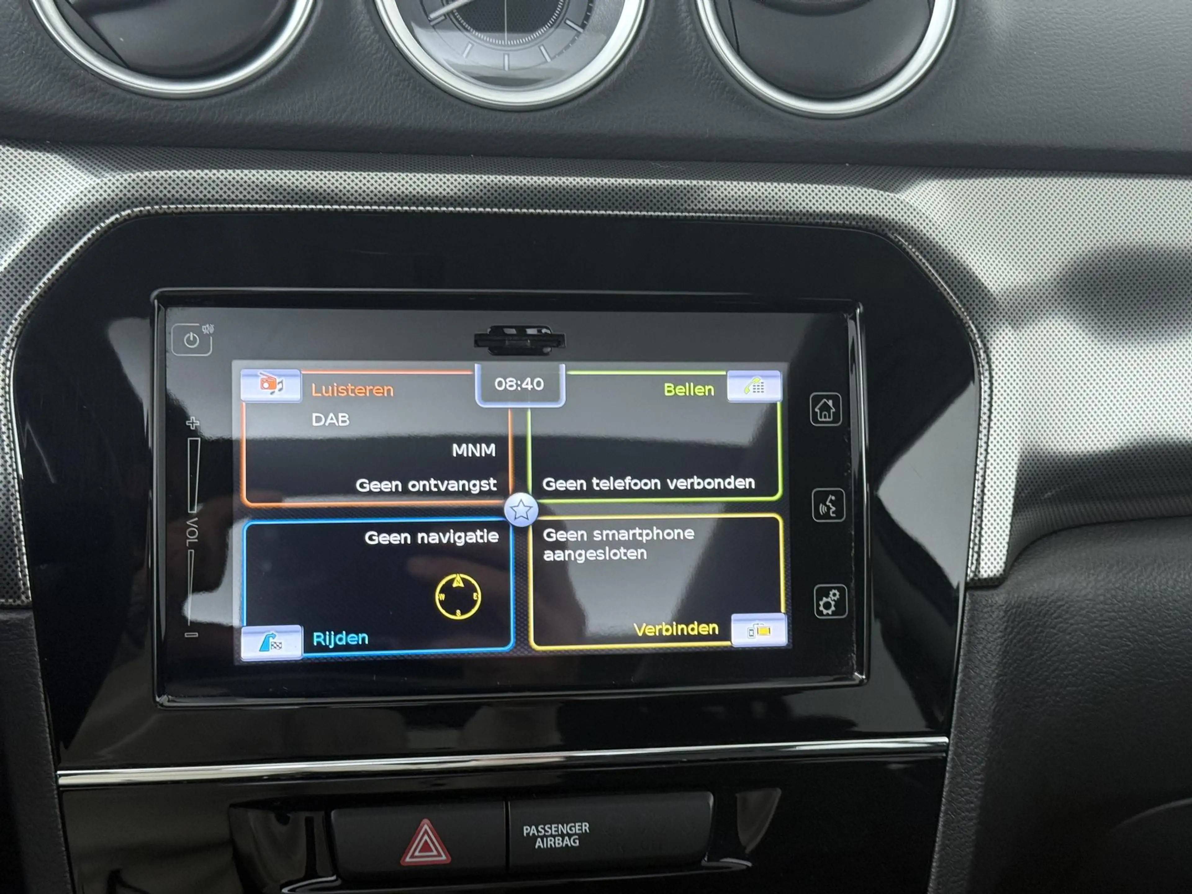 Suzuki Vitara 1.4 Boosterjet Stijl - Navigatie - Schuif/kantelda — photo 18