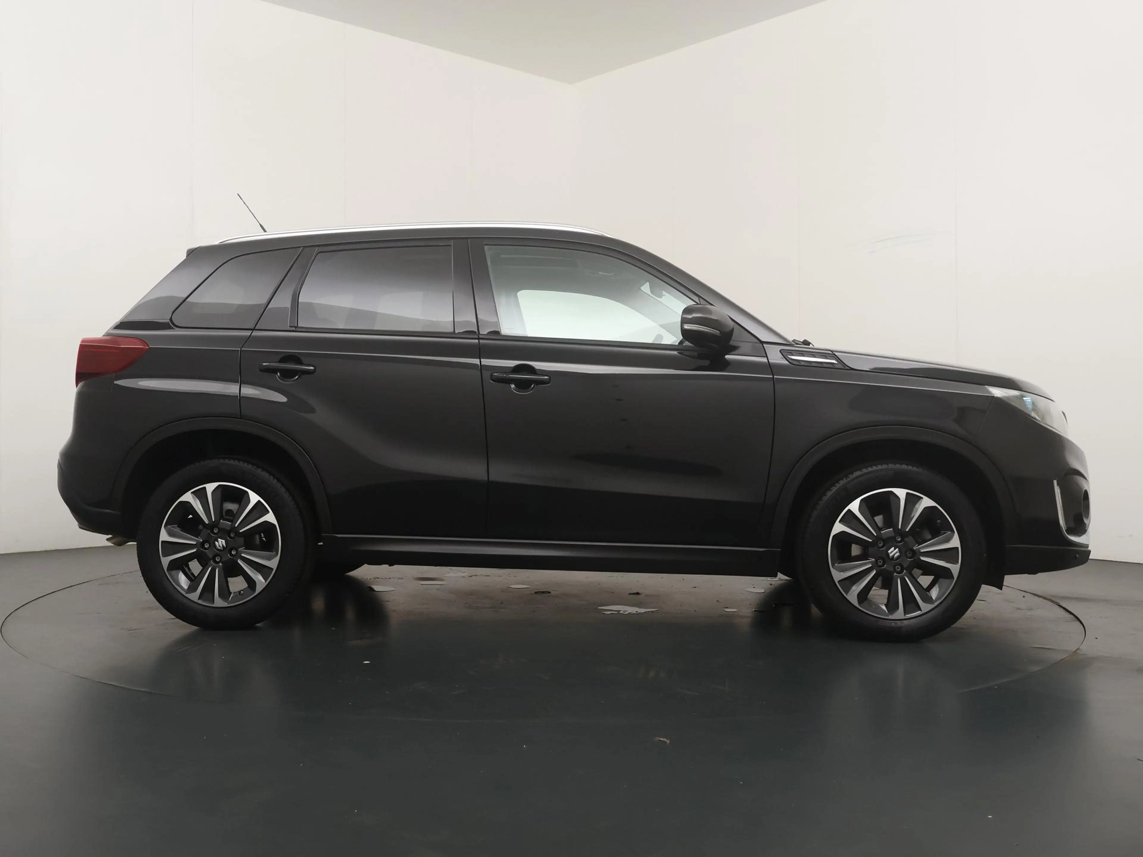 Suzuki Vitara 1.4 Boosterjet Stijl - Navigatie - Schuif/kantelda — photo 6