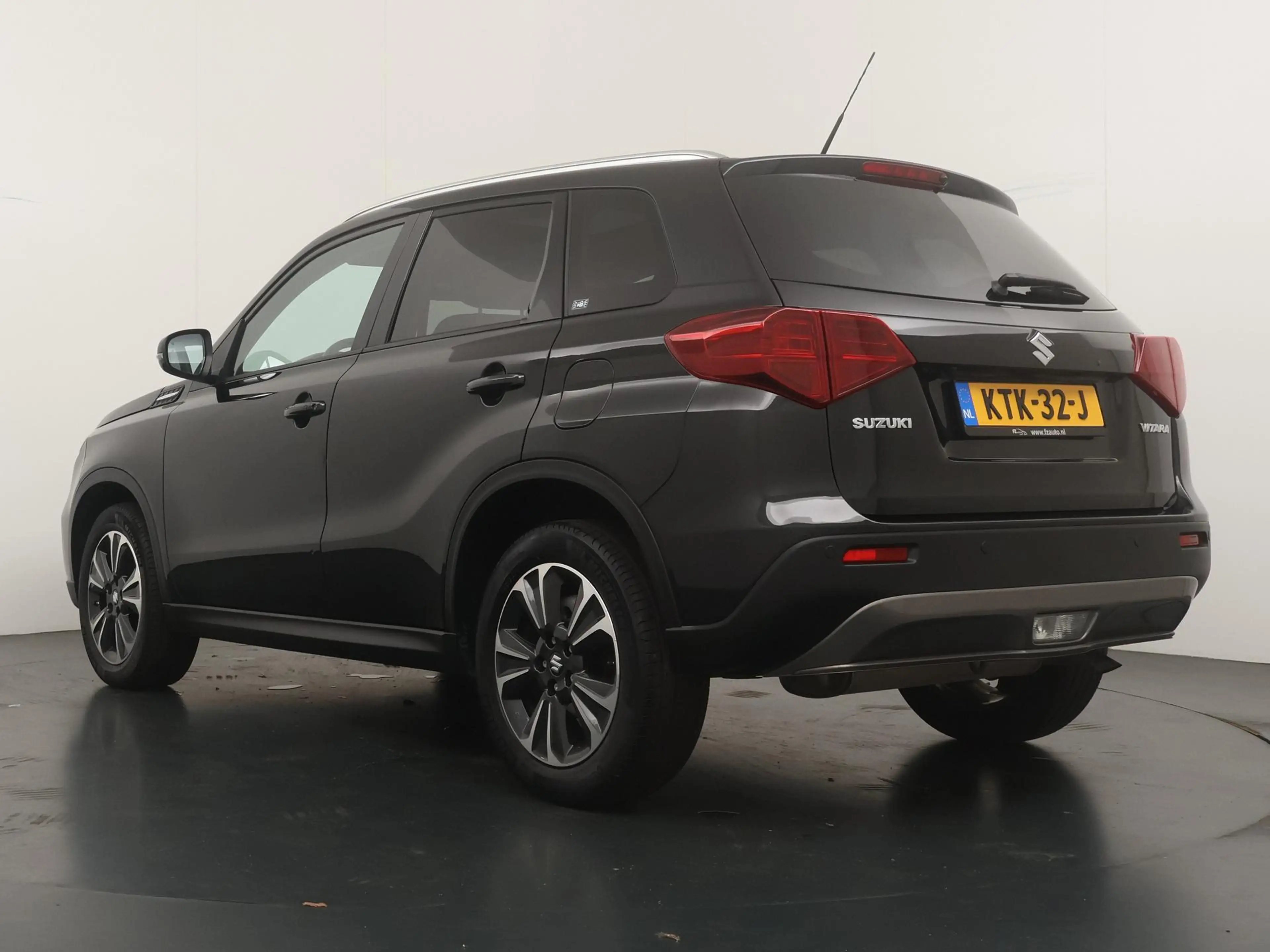 Suzuki Vitara 1.4 Boosterjet Stijl - Navigatie - Schuif/kantelda — photo 3