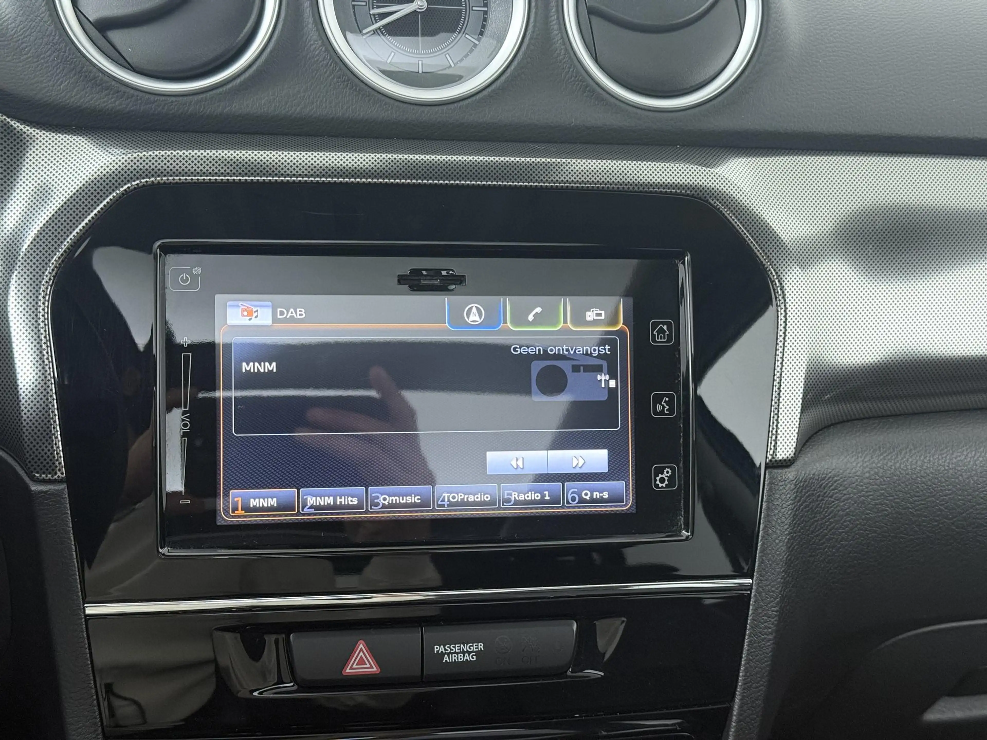 Suzuki Vitara 1.4 Boosterjet Stijl - Navigatie - Schuif/kantelda — photo 19