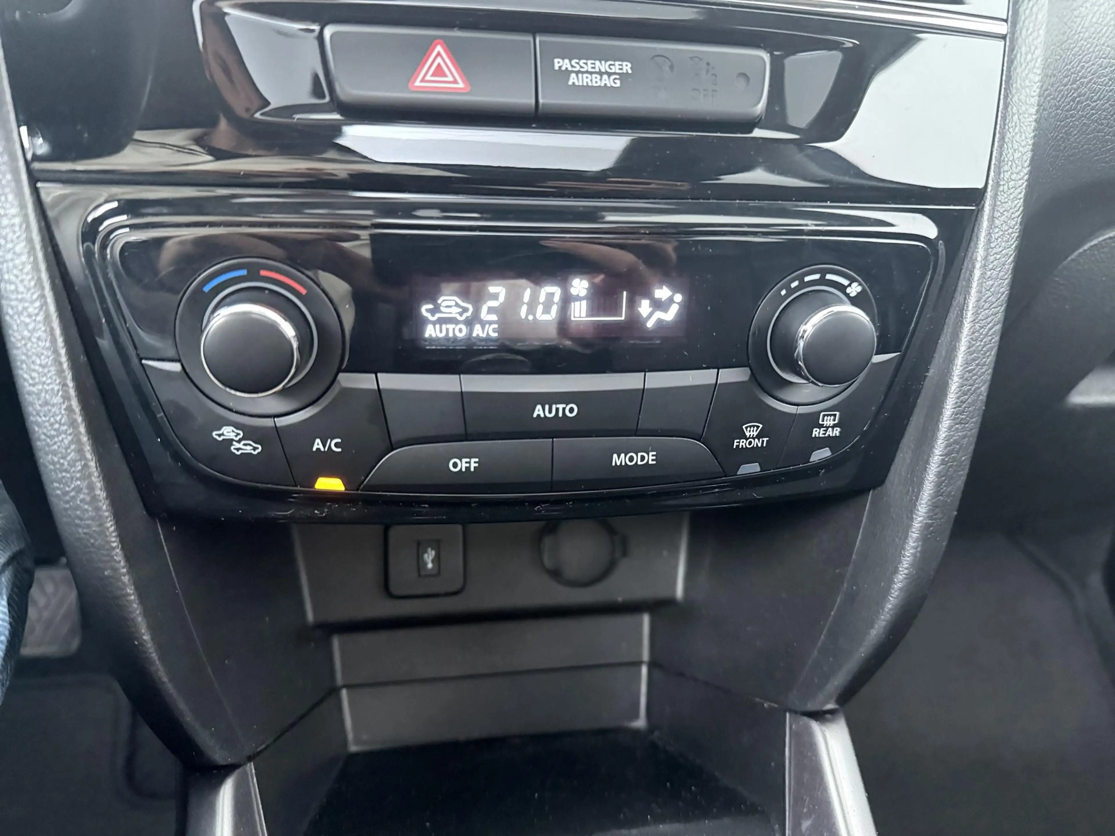Suzuki Vitara 1.4 Boosterjet Stijl - Navigatie - Schuif/kantelda — photo 20