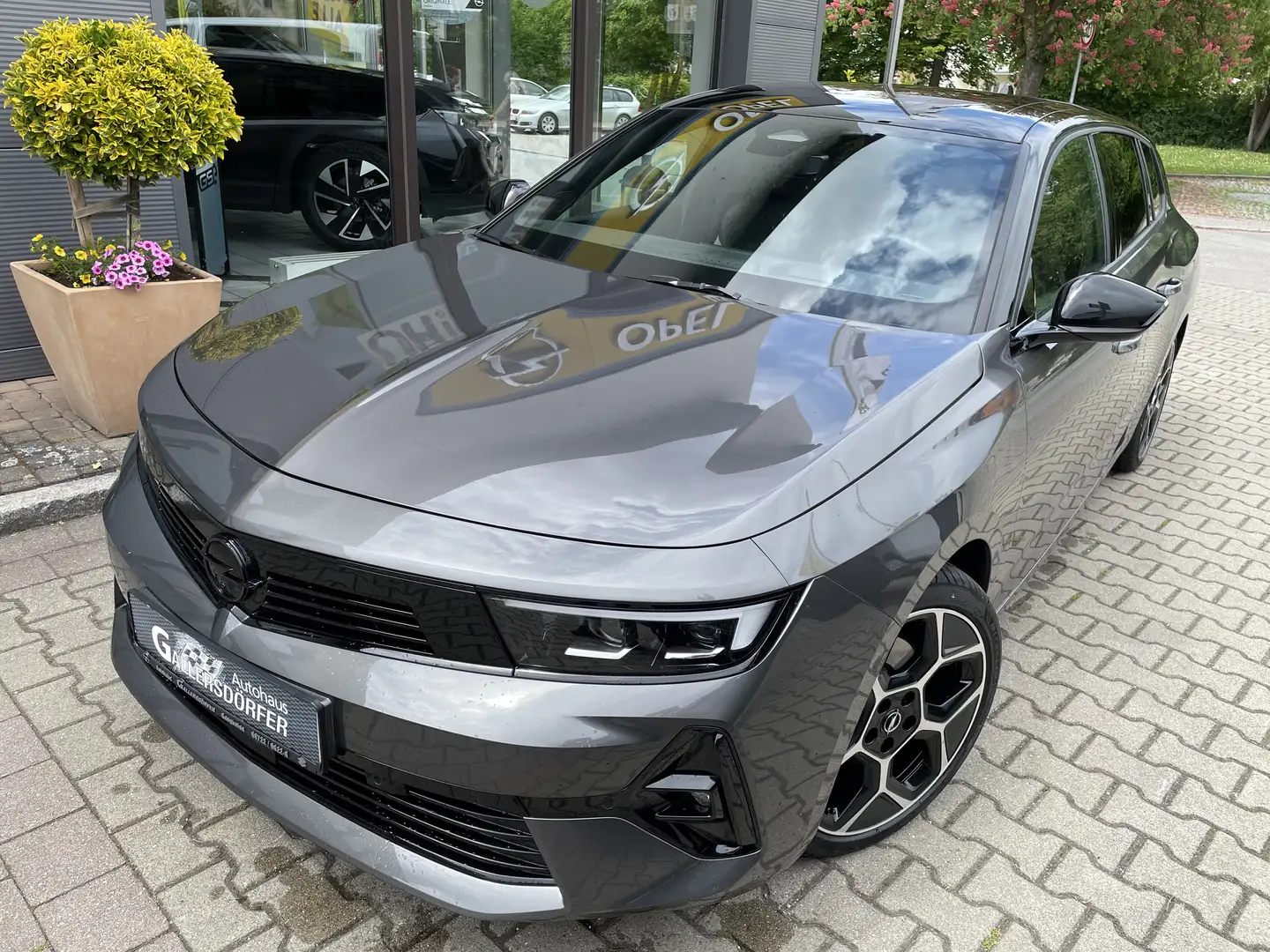Opel Astra Sports Tourer 1.2 Turbo Automatik Ultimate Gris - 1
