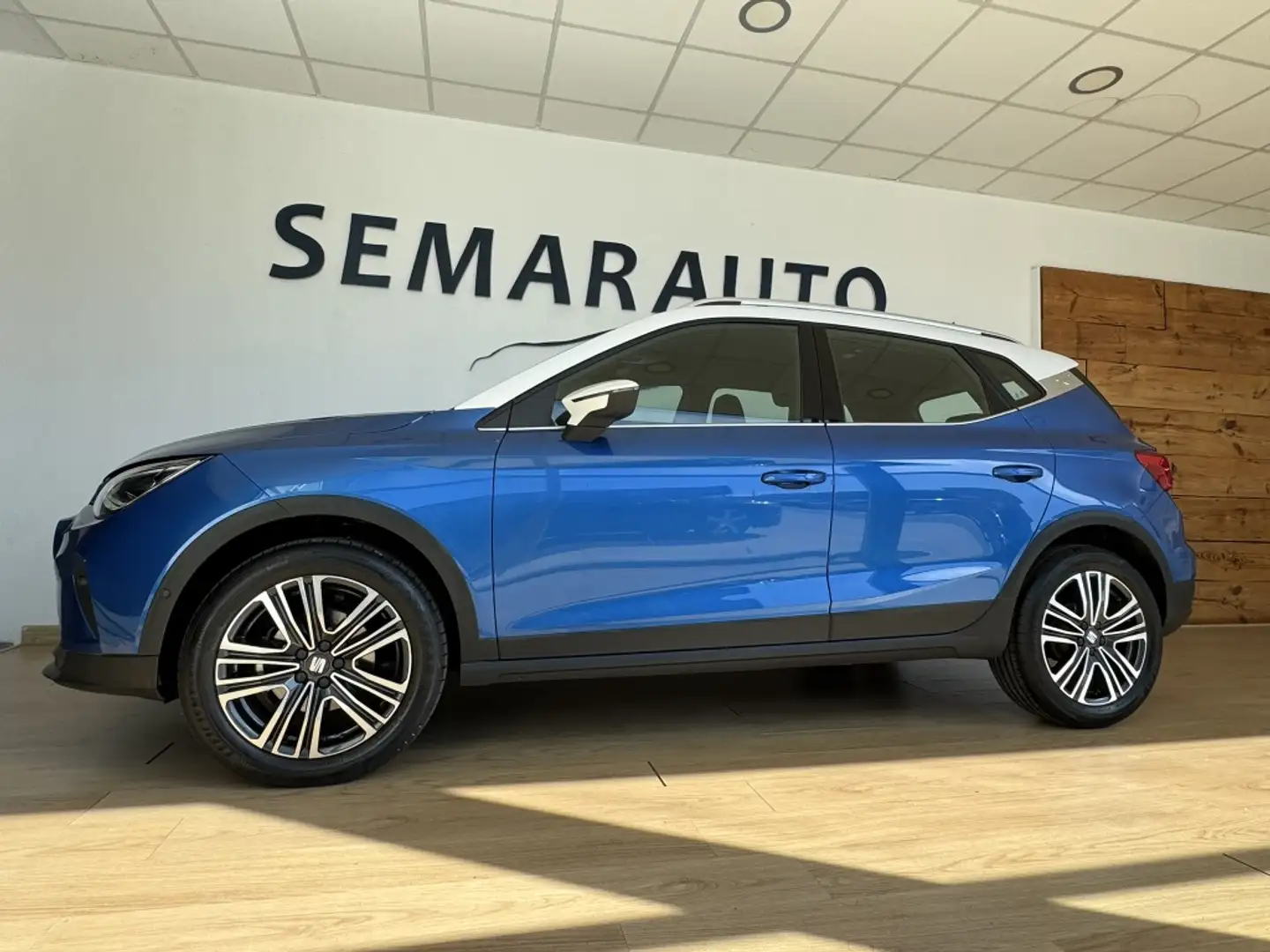 SEAT Arona 1.0 TSI S&S FR 110 Azul - 1