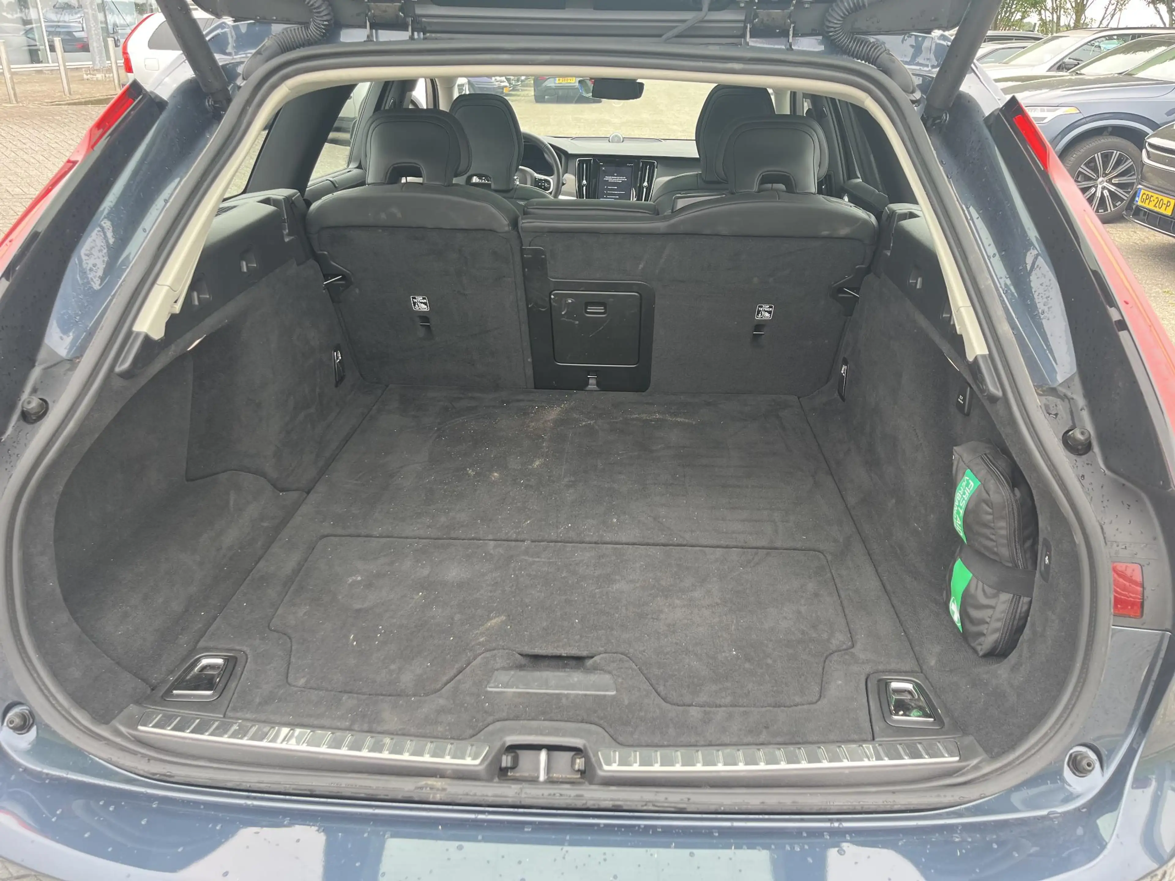 Volvo V90 T8 Plug-in hybrid AWD Ultra Dark | Luchtvering | B — photo 14