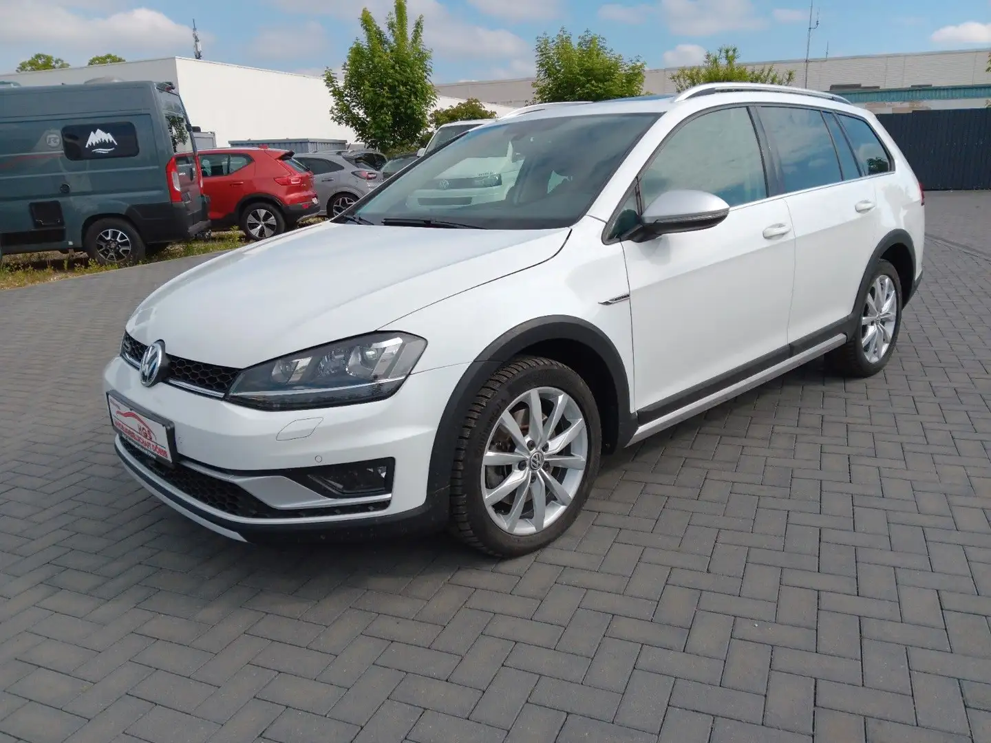 Volkswagen Golf VII Alltrack Variant 4Motion PanoDach Klima Weiß - 1