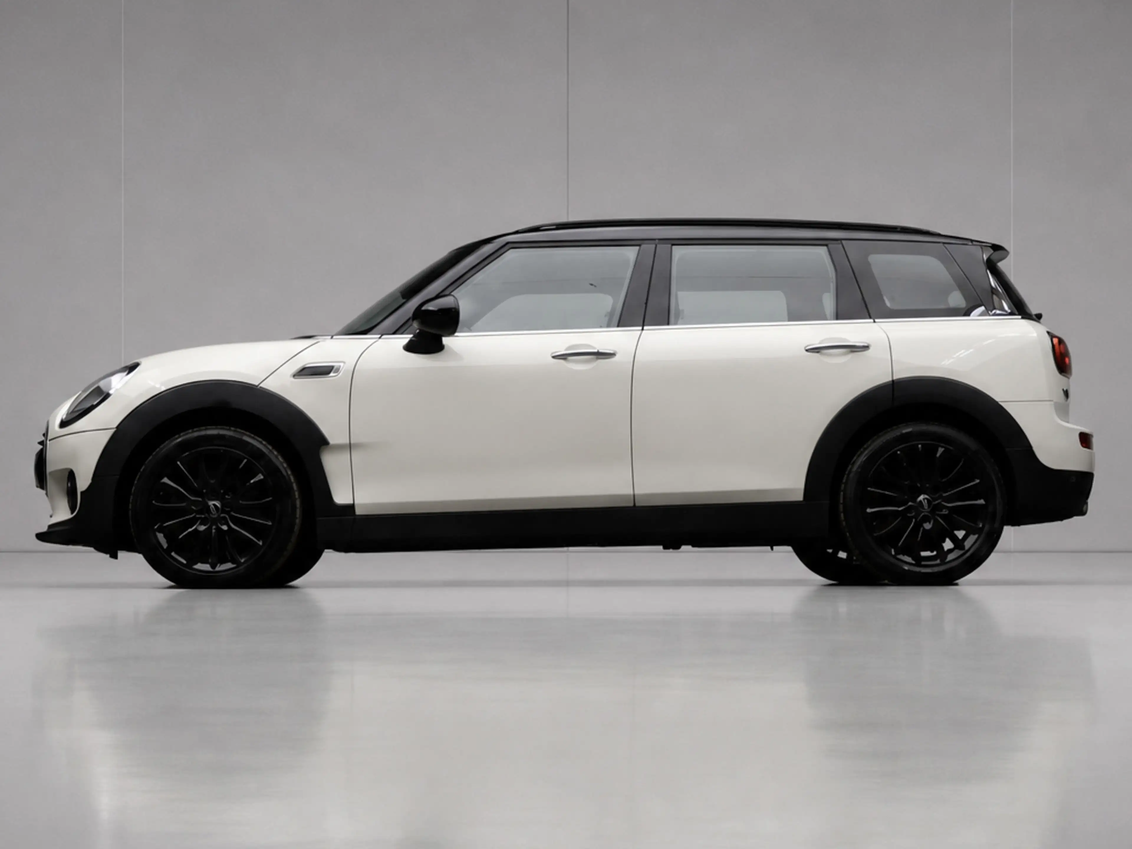 MINI Cooper Clubman 1.5 Sport (NAVI,LED,CRUISE,CLIMATE,SPORTSTOELEN,PD