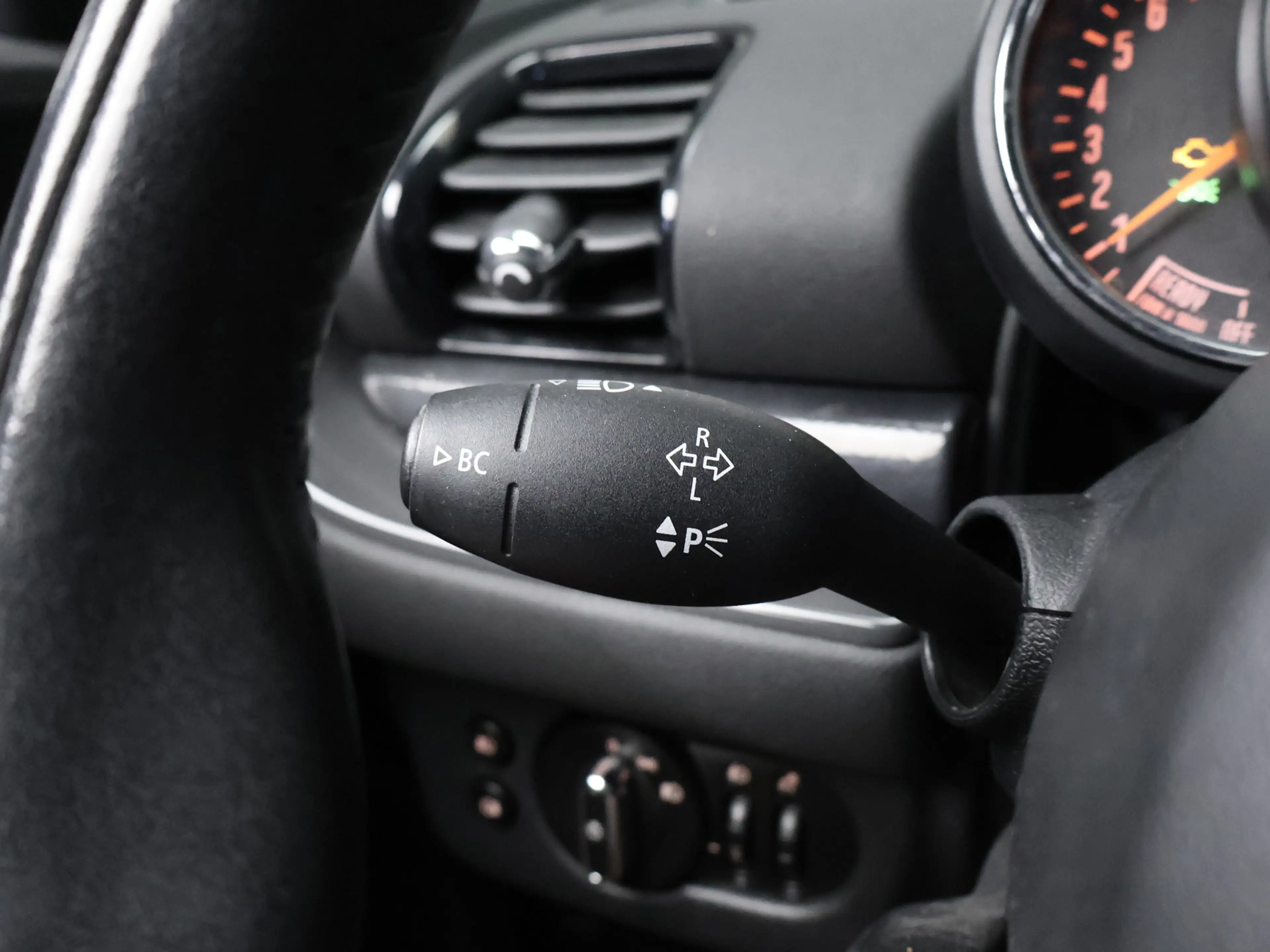 MINI Cooper Clubman 1.5 Sport (NAVI,LED,CRUISE,CLIMATE,SPORTSTOELEN,PD — photo 8