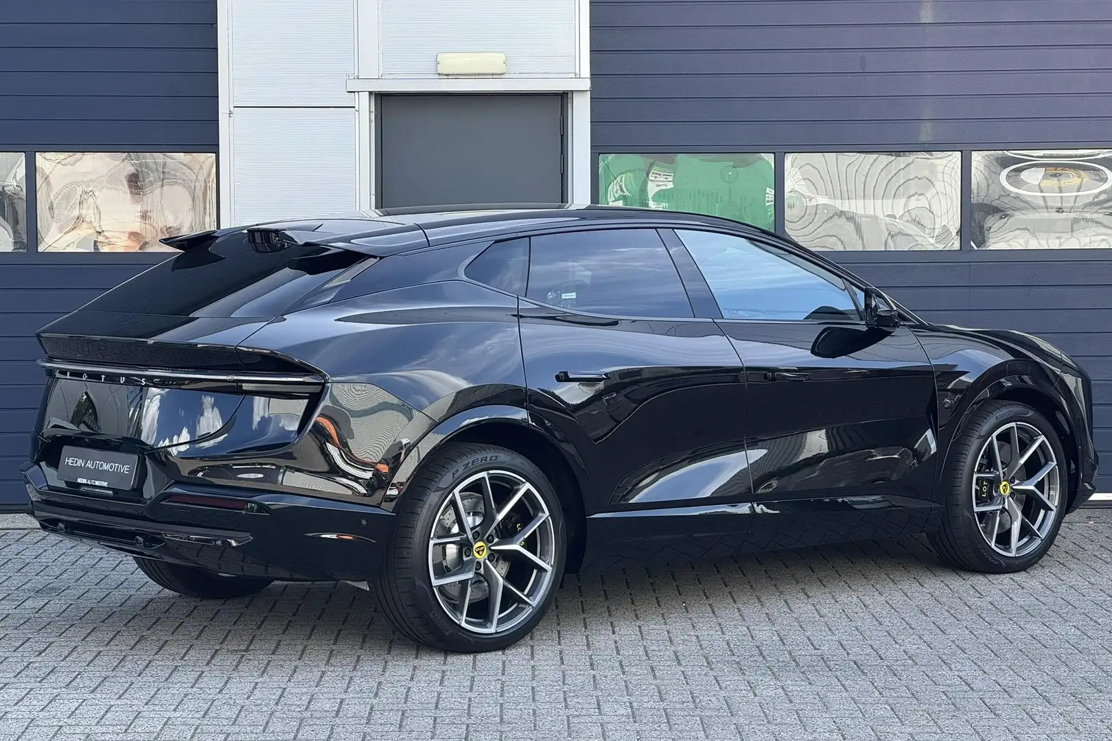 Lotus Eletre EDS 450 4WD 112 kWh | Panoramadak | 22" Lichtmetaa Zwart - 2