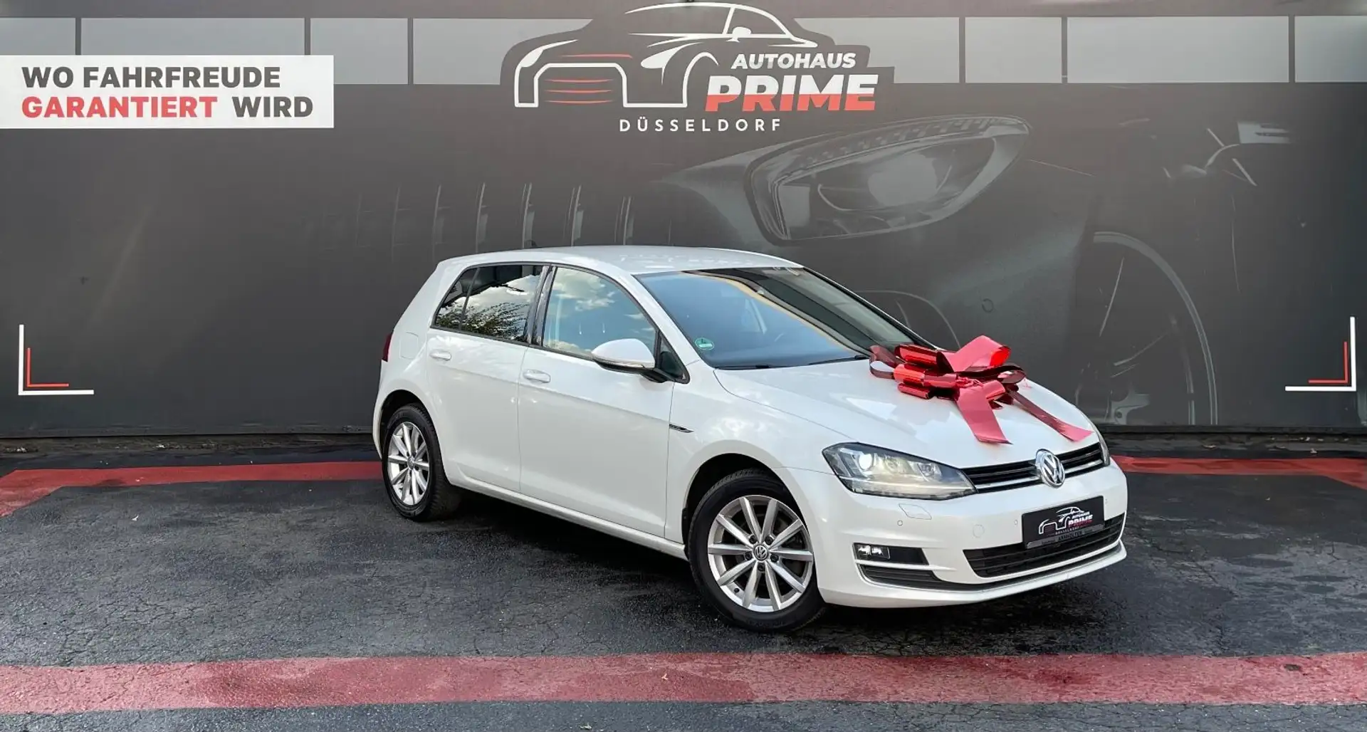 Volkswagen Golf VII Lim. NAVI*UNFALLFREI*TEMPO*SCHECKHEFT Weiß - 1