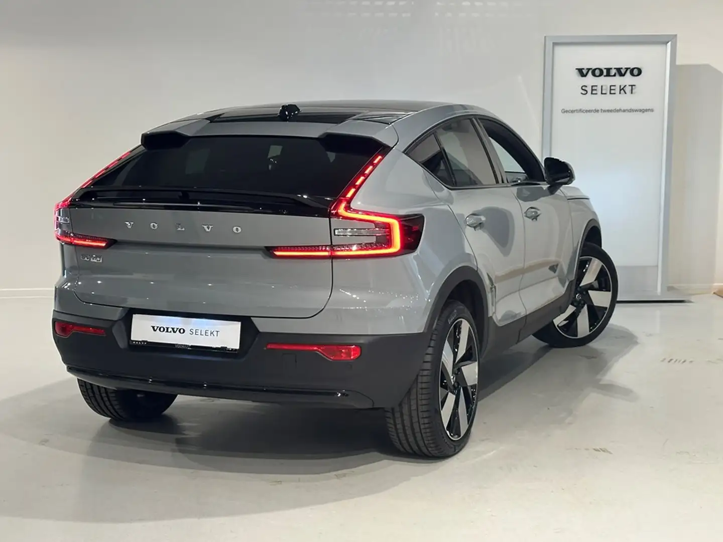 Volvo EC40 Recharge Extended Range + electr trekhaak Gris - 2