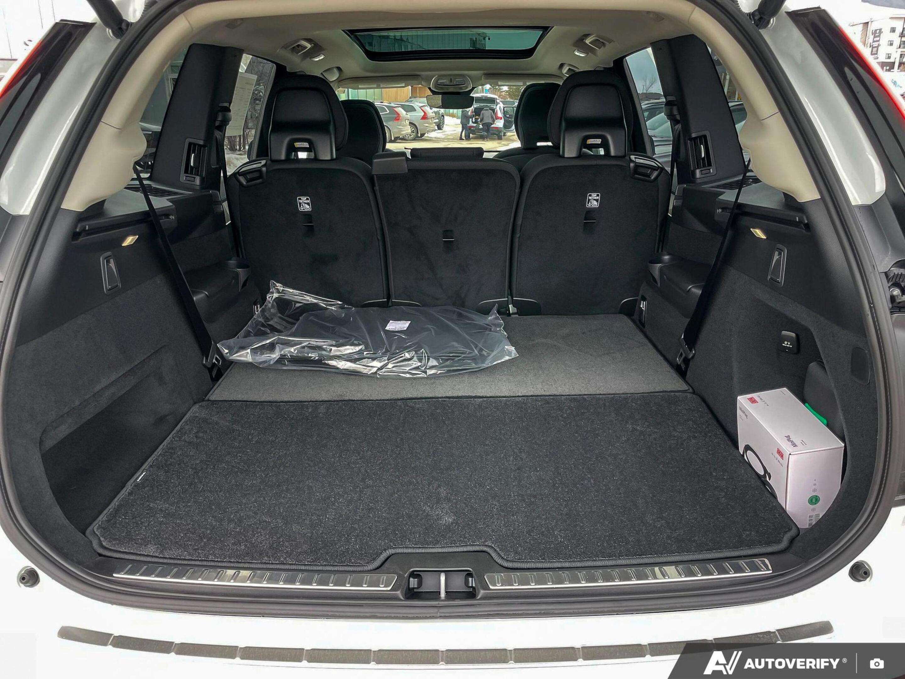 2026 Volvo XC90 Plus Dark Theme DEMO MODEL SPECIAL - $2,000 OFF! thumb 9