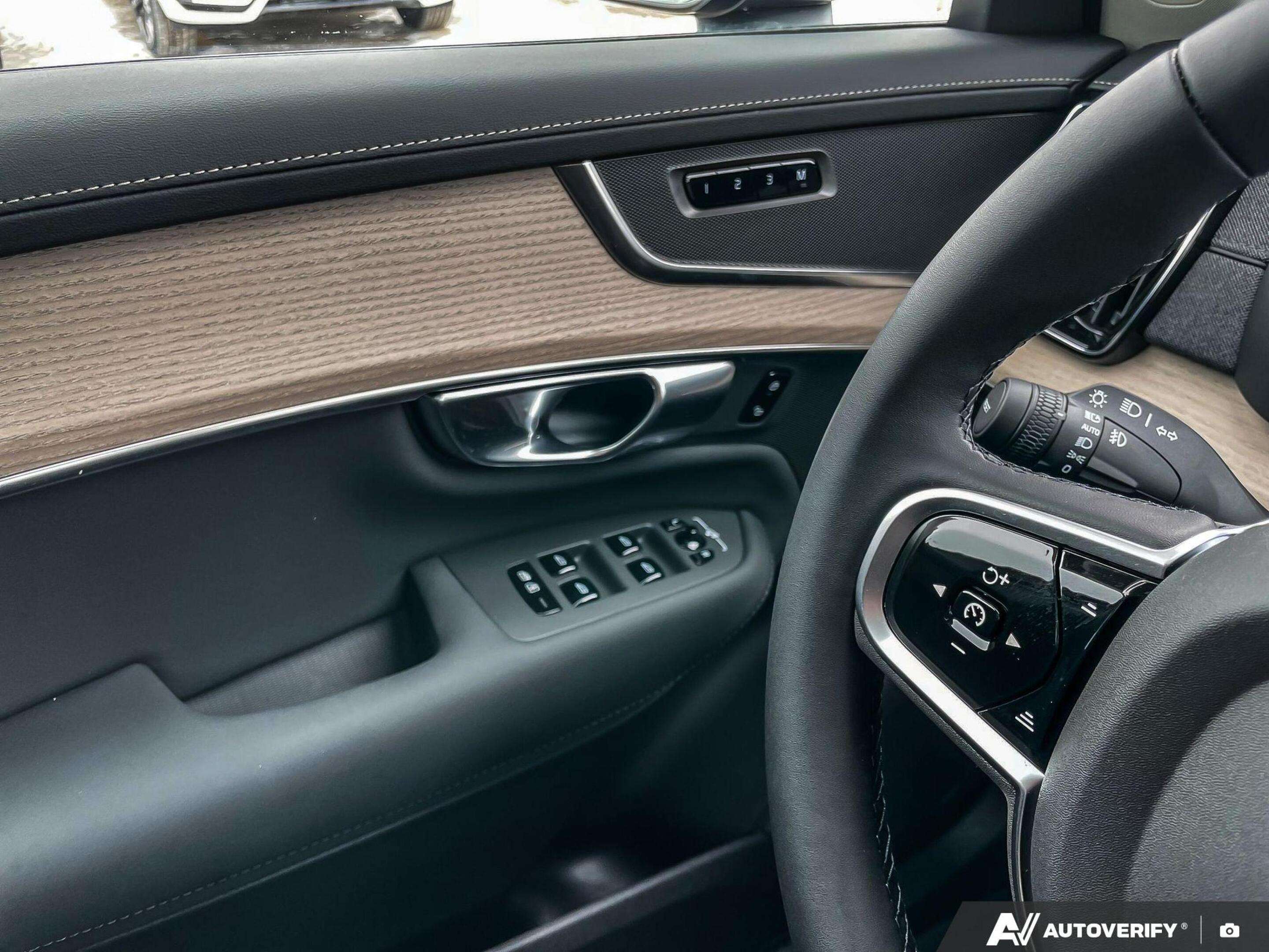 2026 Volvo XC90 Plus Dark Theme DEMO MODEL SPECIAL - $2,000 OFF! thumb 18