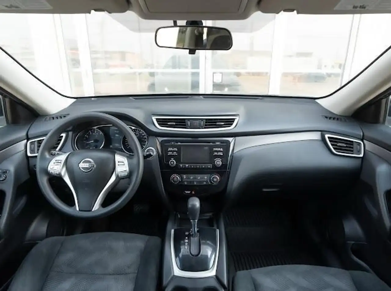 Nissan Rogue снимка Nissan Rogue