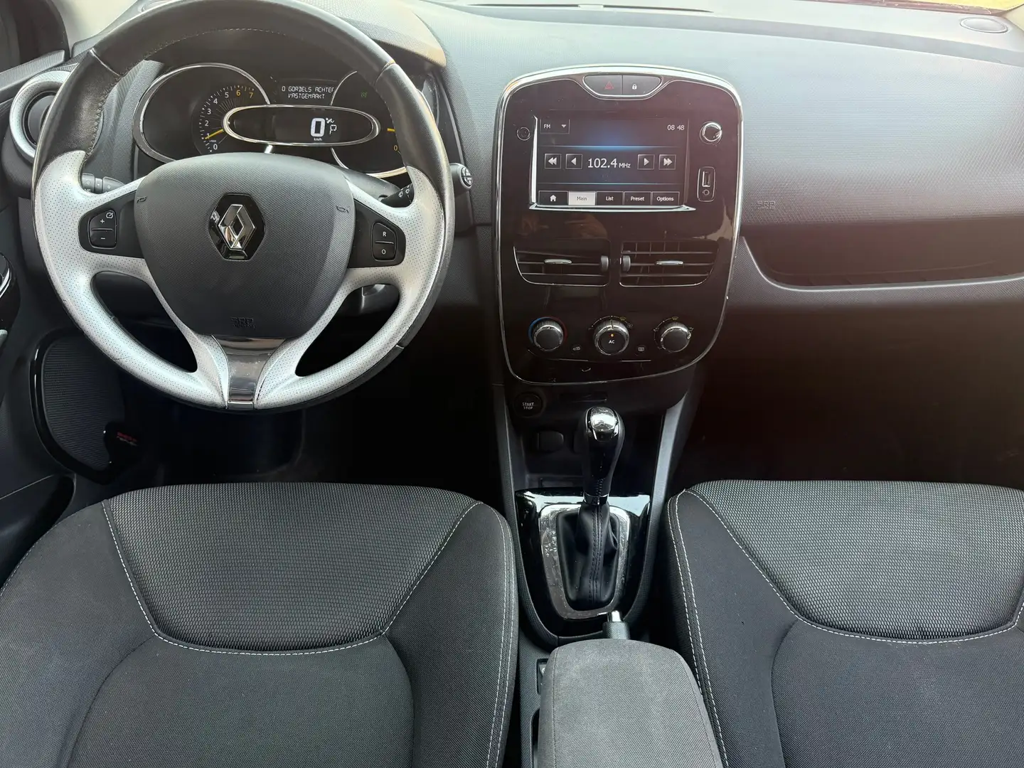 Renault Clio TCe 1.2 120pk AUTOMAAT | AIRCO | NAVI | CRUISE | P Zwart - 2