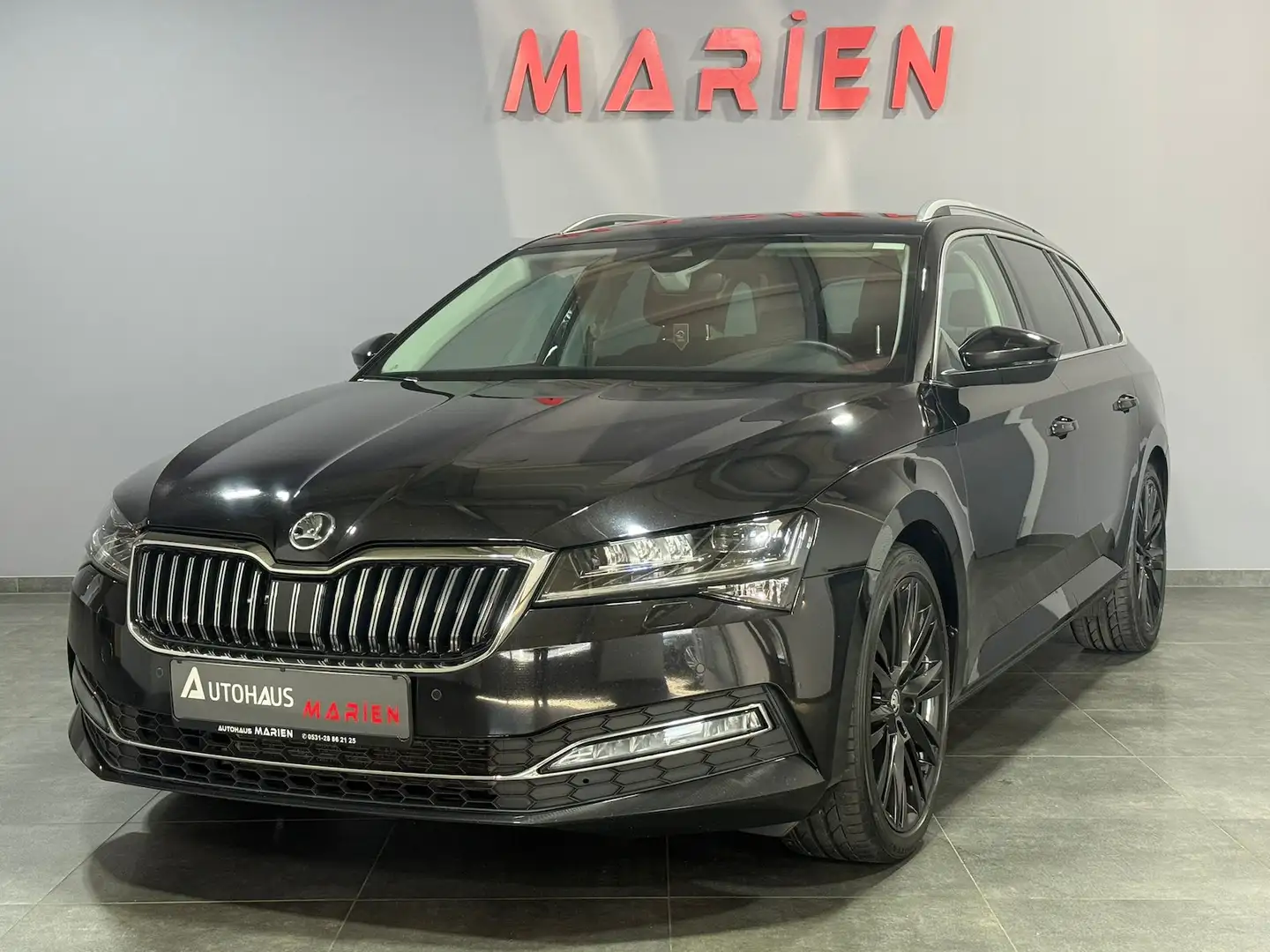 Skoda Superb 2.0 TDI MATRIX*NAVI*VIRTUAL*ACC Schwarz - 1