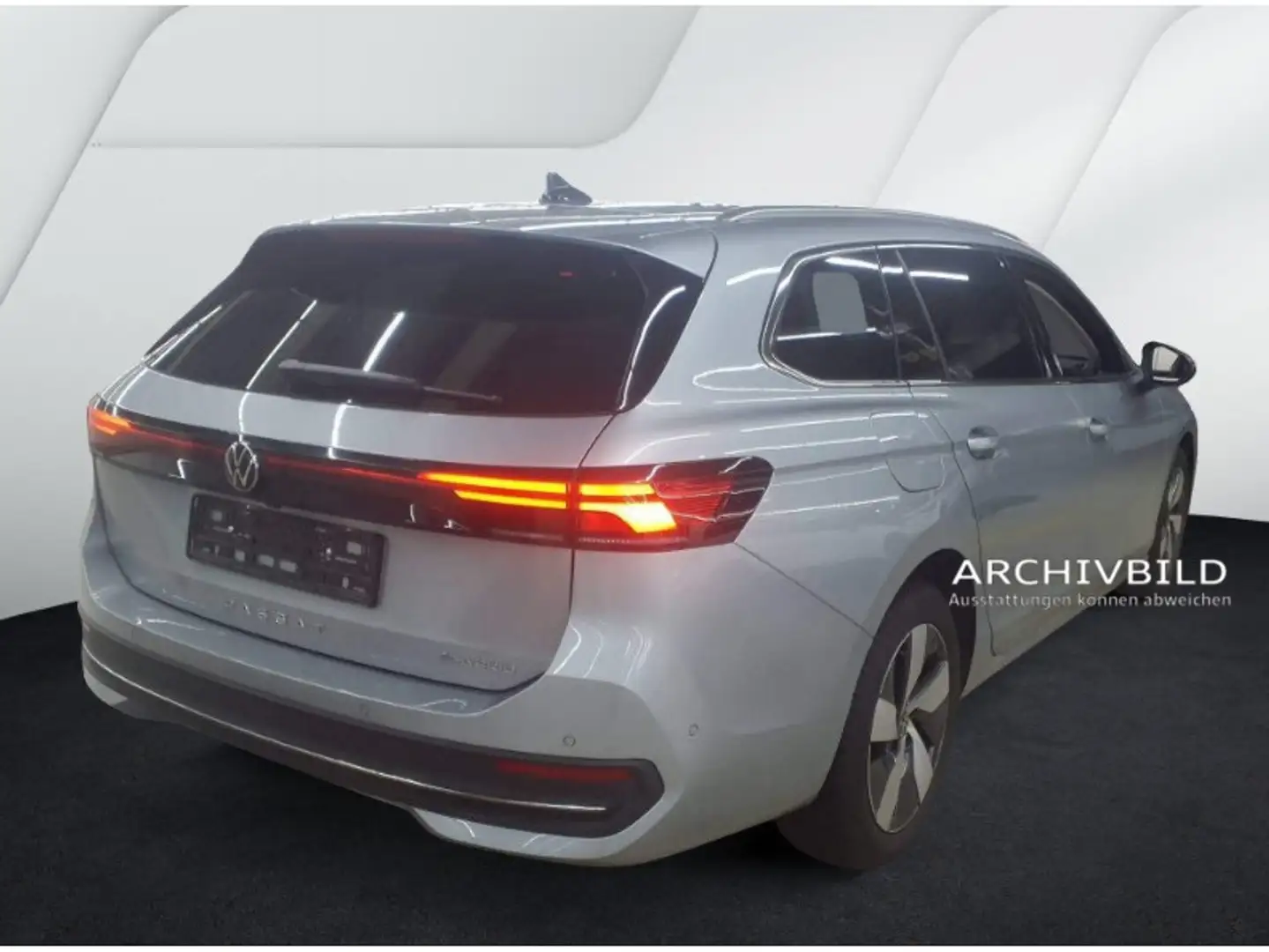 Volkswagen Passat eHybrid Business LEDER NAVI VIRT AHK A Silber - 2
