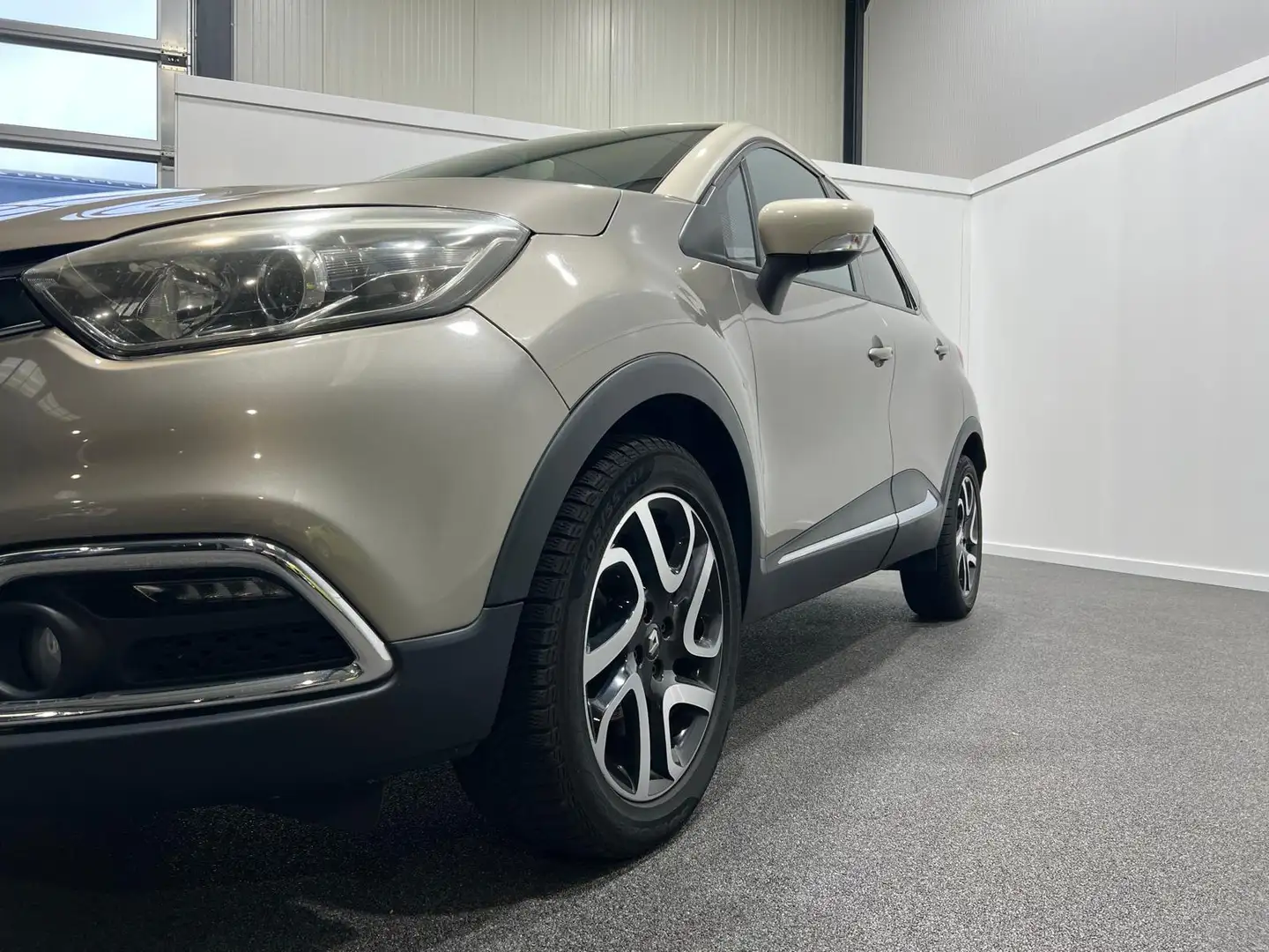 Renault Captur 0.9 TCe Dynamique Bruin - 2