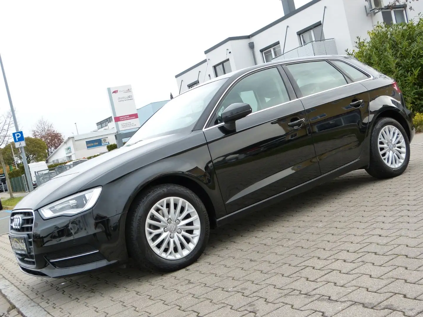 Audi A3 Sportback S-tronic *ACC*Xenon*Navi*Spur*SHZ* Schwarz - 1