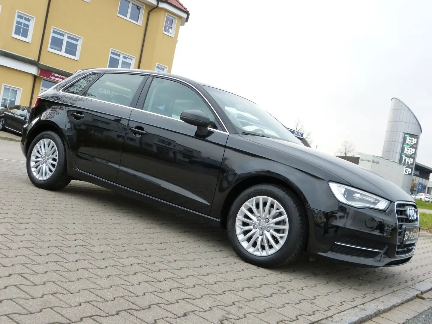 Audi A3 Sportback S-tronic *ACC*Xenon*Navi*Spur*SHZ* Schwarz - 2