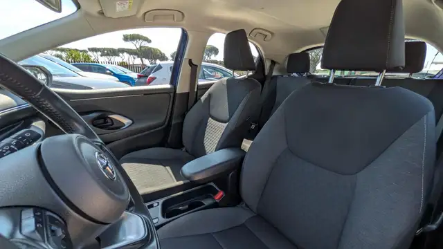 Toyota Yaris view 11