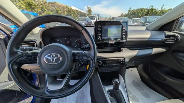 Toyota Yaris view 8