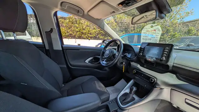 Toyota Yaris view 9