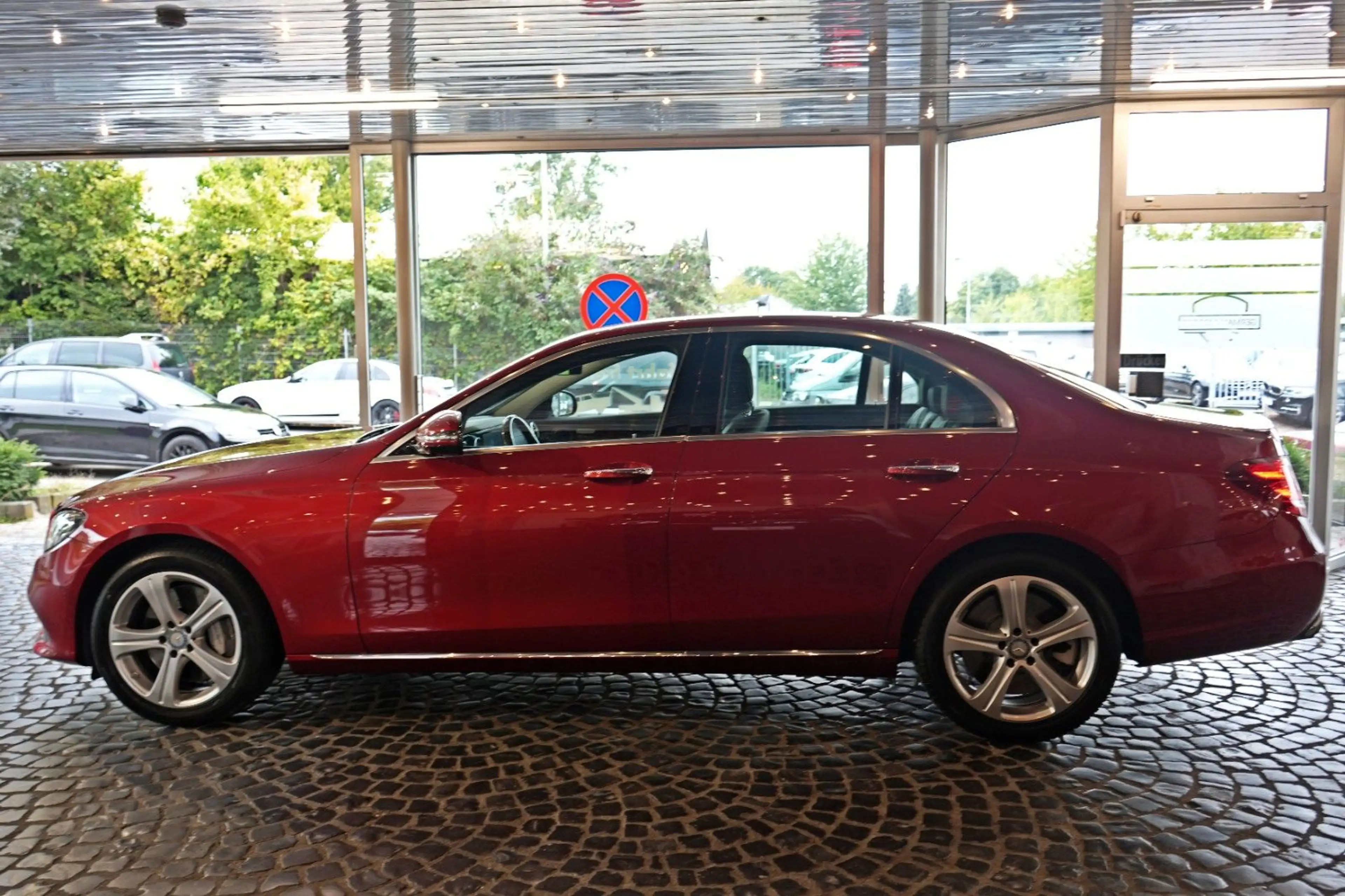 Mercedes-Benz E 400 4Matic Limousine *HEADUP|360°|KEYLESSGO* — photo 6