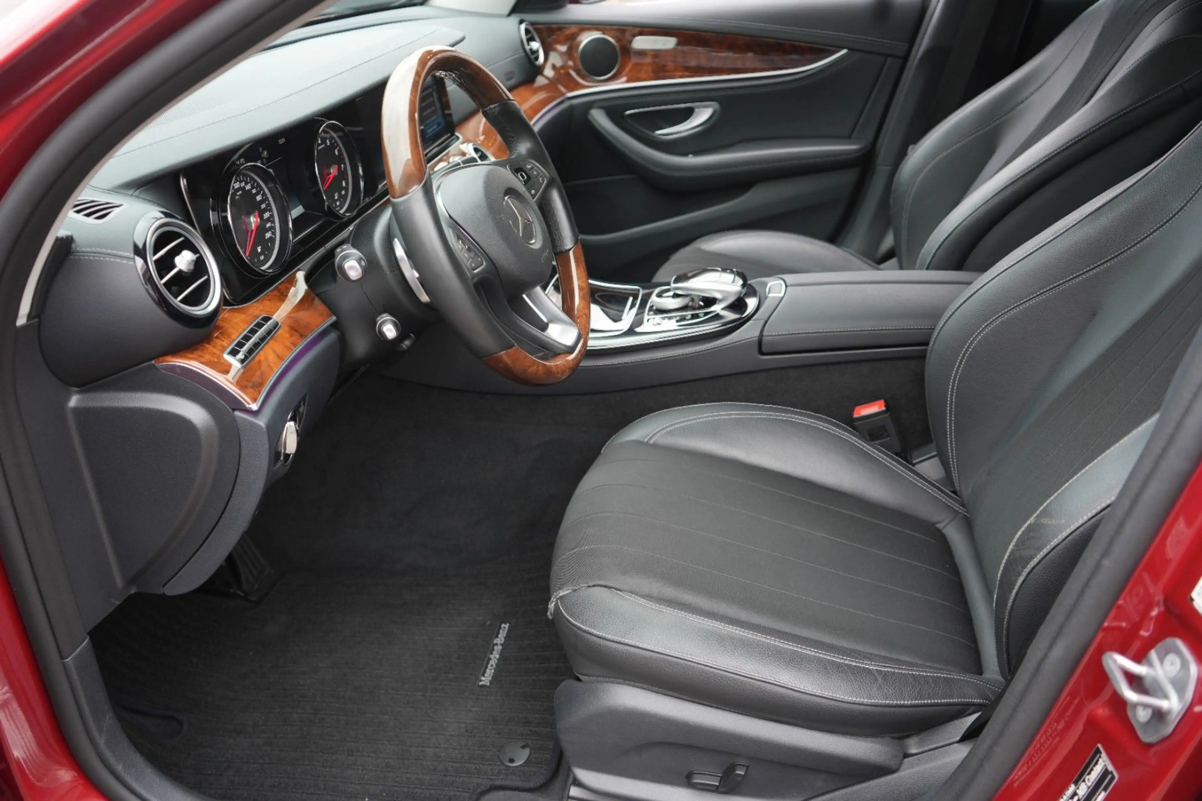 Mercedes-Benz E 400 4Matic Limousine *HEADUP|360°|KEYLESSGO* — photo 10