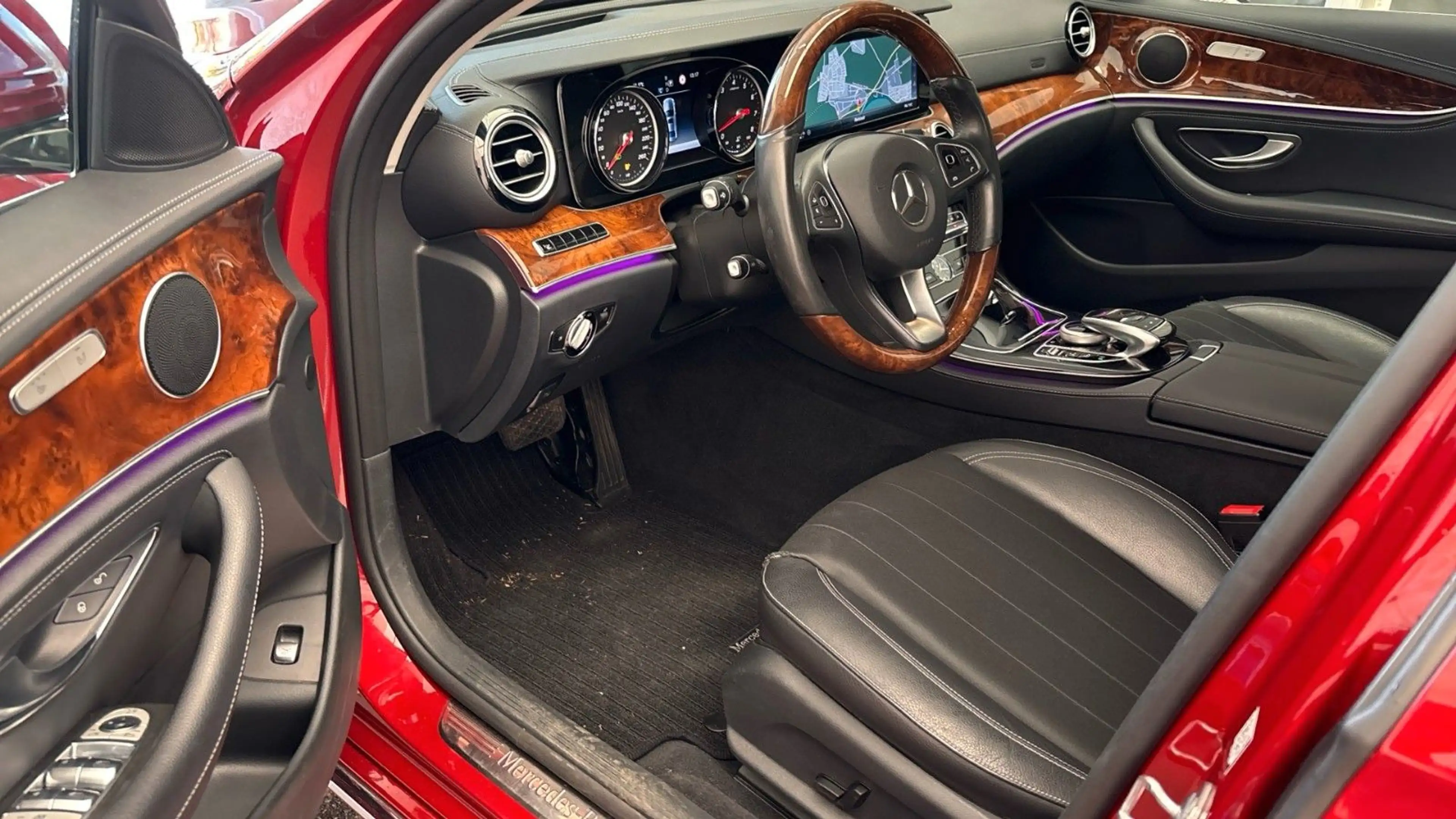 Mercedes-Benz E 400 4Matic Limousine *HEADUP|360°|KEYLESSGO* — photo 11