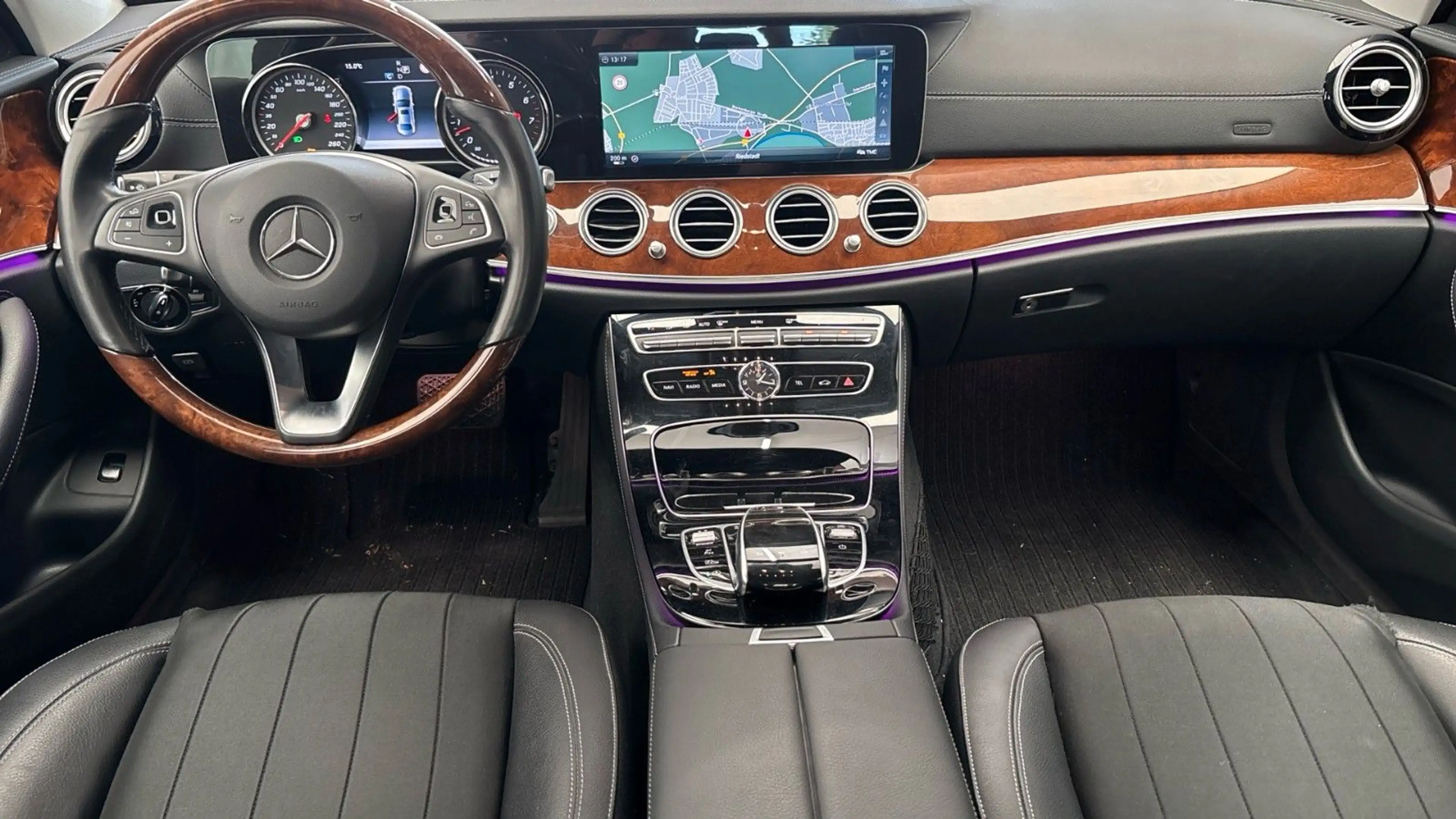 Mercedes-Benz E 400 4Matic Limousine *HEADUP|360°|KEYLESSGO* — photo 7
