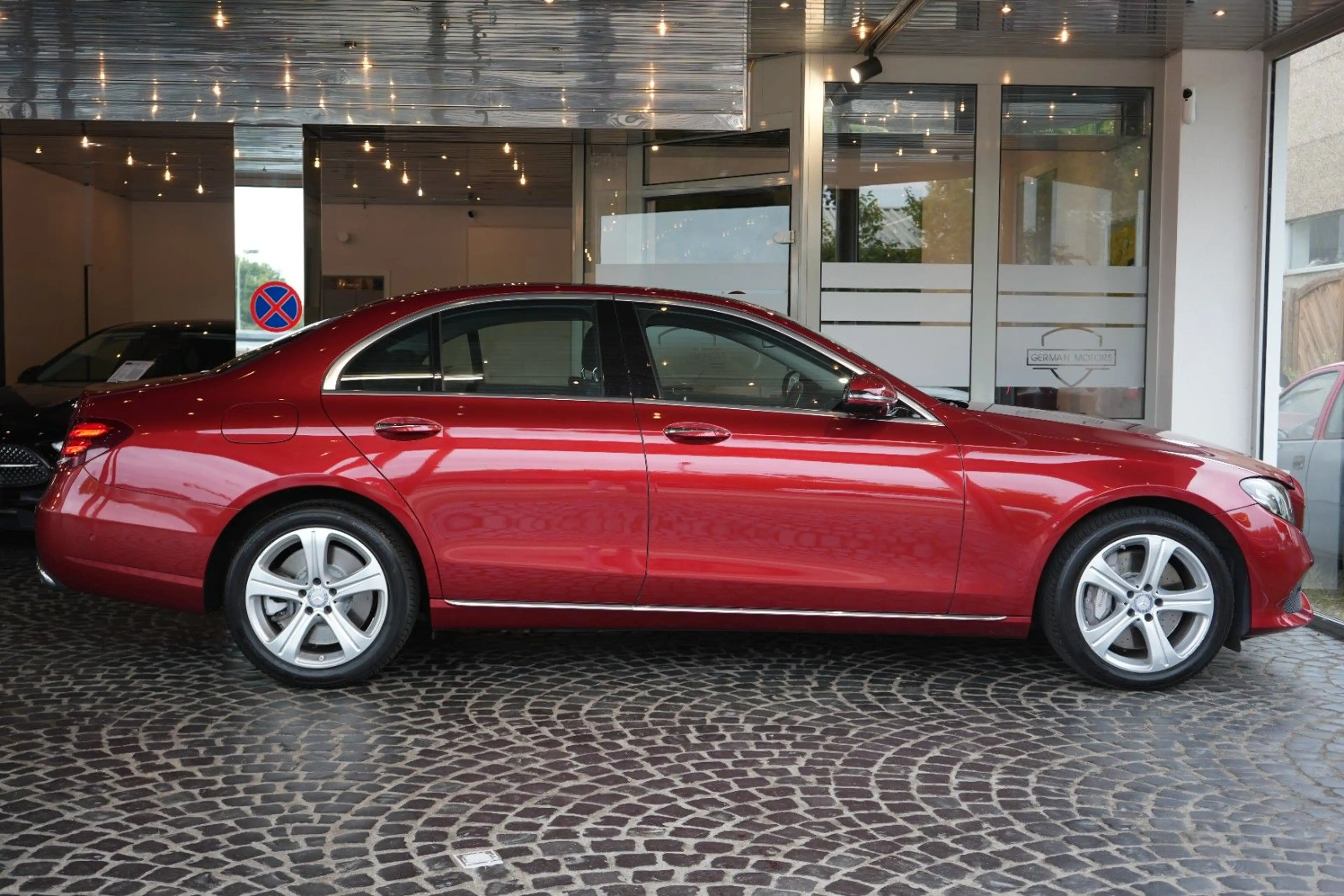 Mercedes-Benz E 400 4Matic Limousine *HEADUP|360°|KEYLESSGO* — photo 3