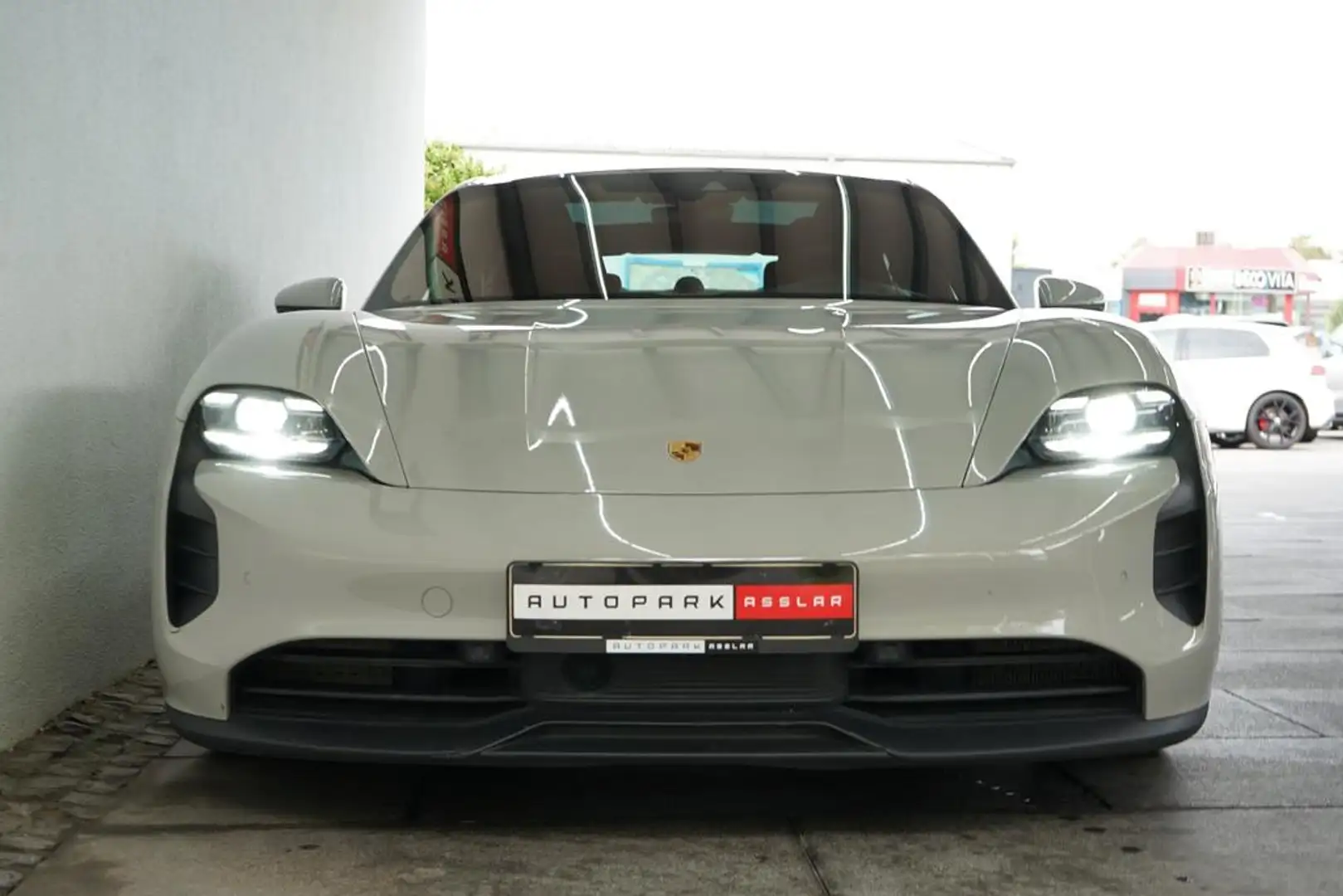Porsche Taycan GTS Gris - 2
