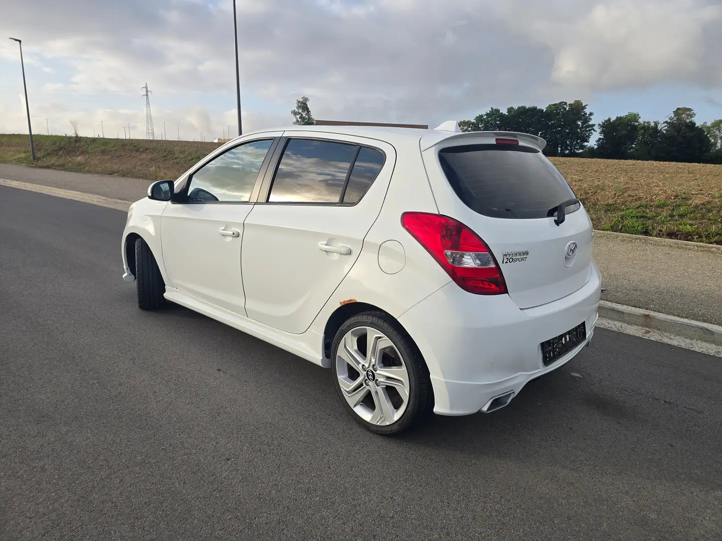 Hyundai i20 i20 1.2i version sport Wit - 2