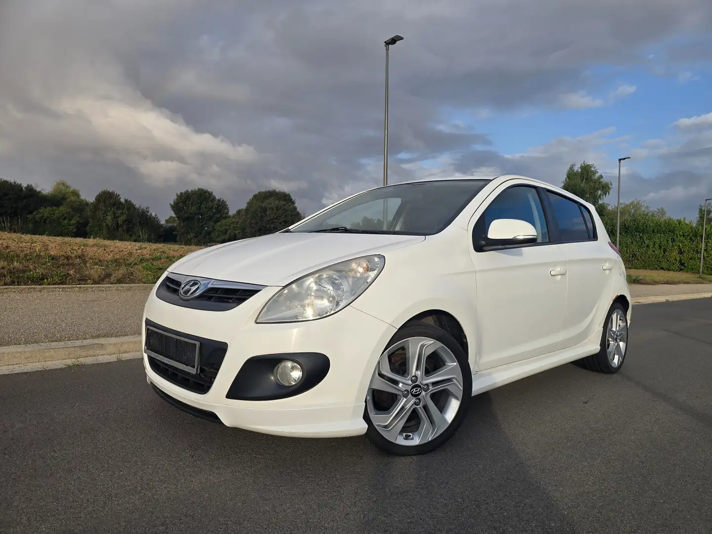 Hyundai i20 i20 1.2i version sport Wit - 1