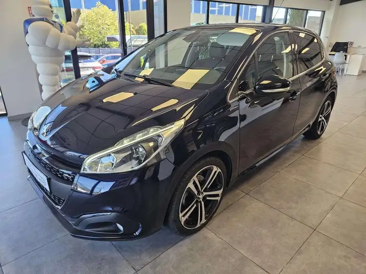 Peugeot 208 1.5 BlueHDi S&S - 100 GT Line