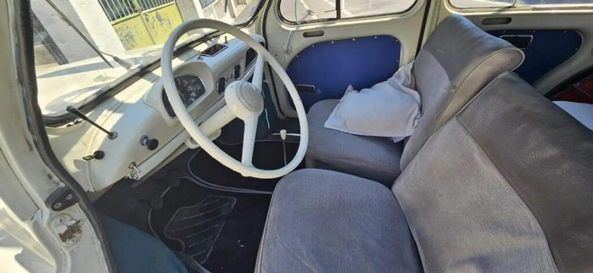 Renault 4cv bijela - 2