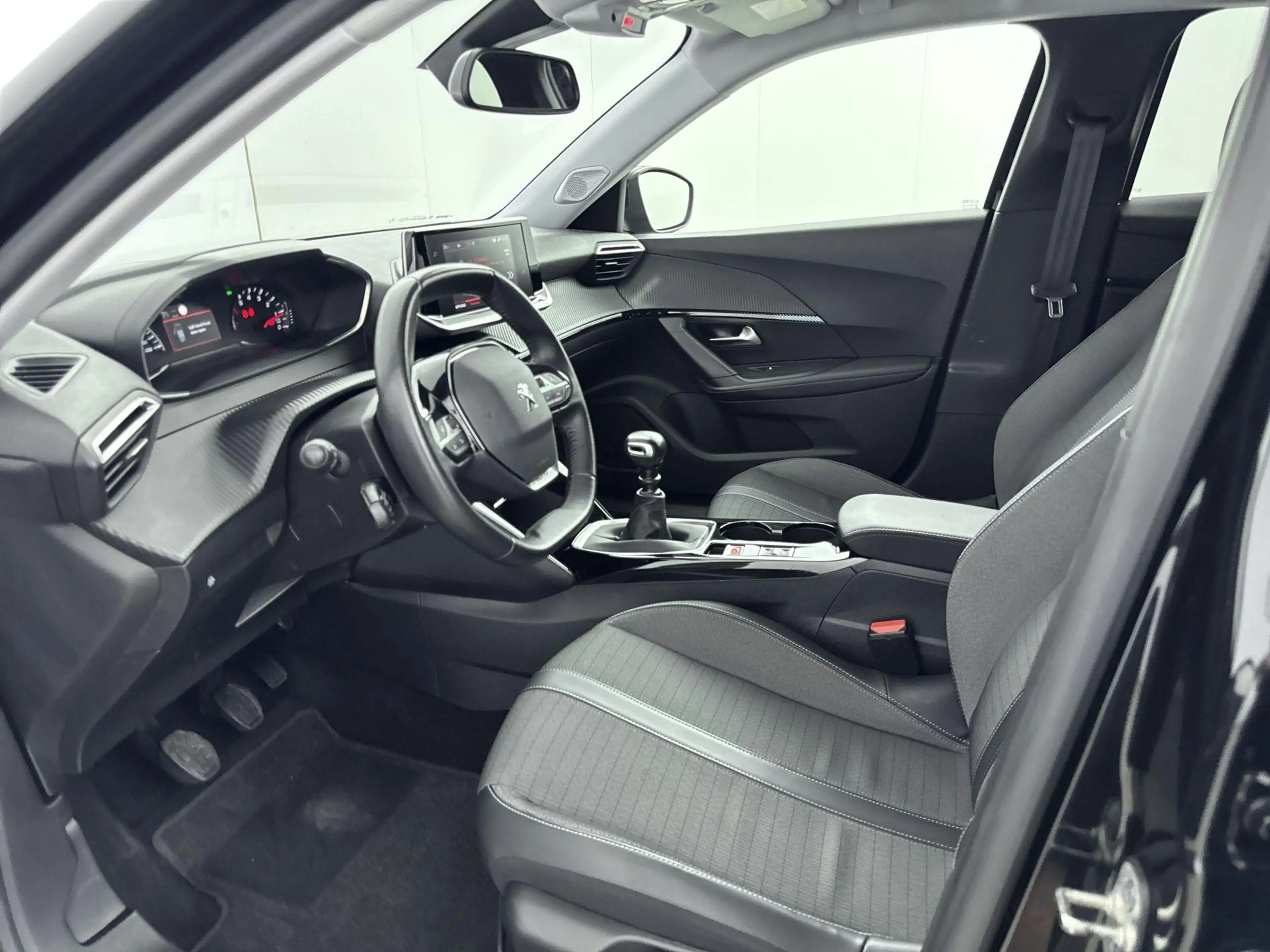 Peugeot 2008 SUV Allure 100pk | Navigatie | Achteruitrijcamera — photo 11