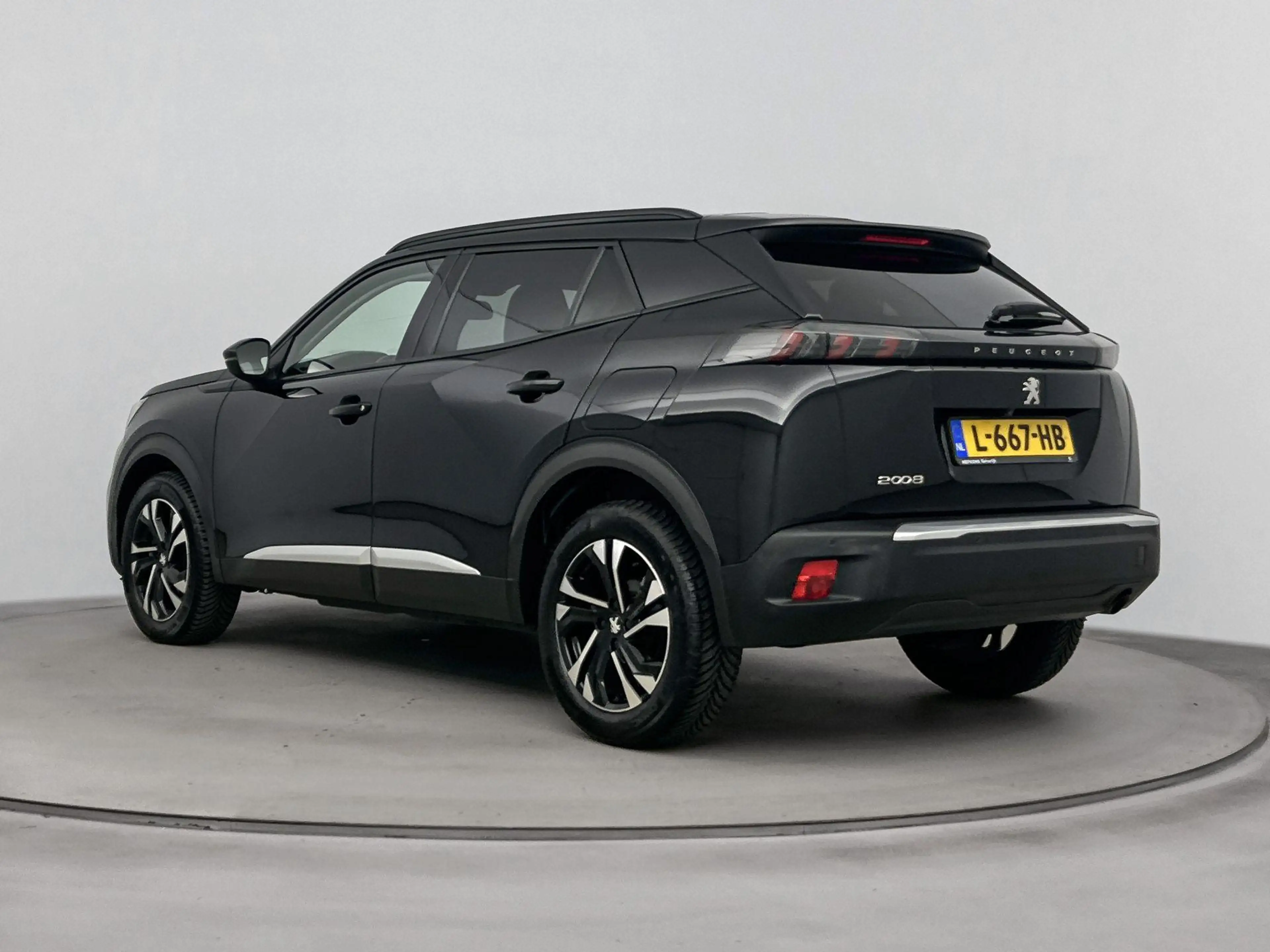 Peugeot 2008 SUV Allure 100pk | Navigatie | Achteruitrijcamera — photo 3