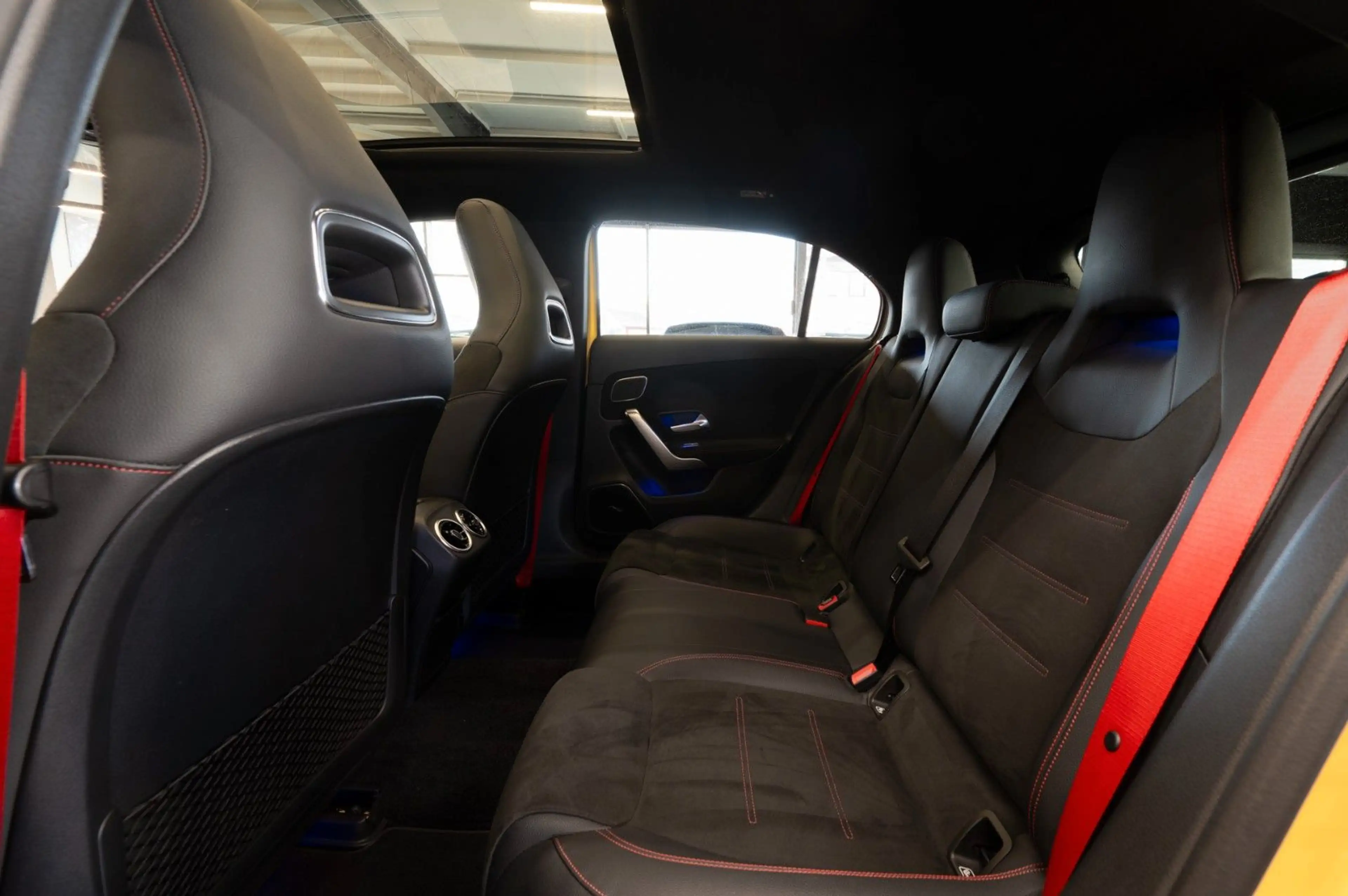 Mercedes-Benz A 45 AMG A45 AMG 4Matic| AERO-PAKET|NIGHT|PANO|ASSISTENZ — photo 15