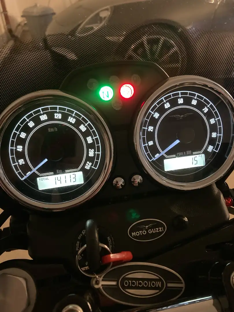 Moto Guzzi V 7 Special Red - 2