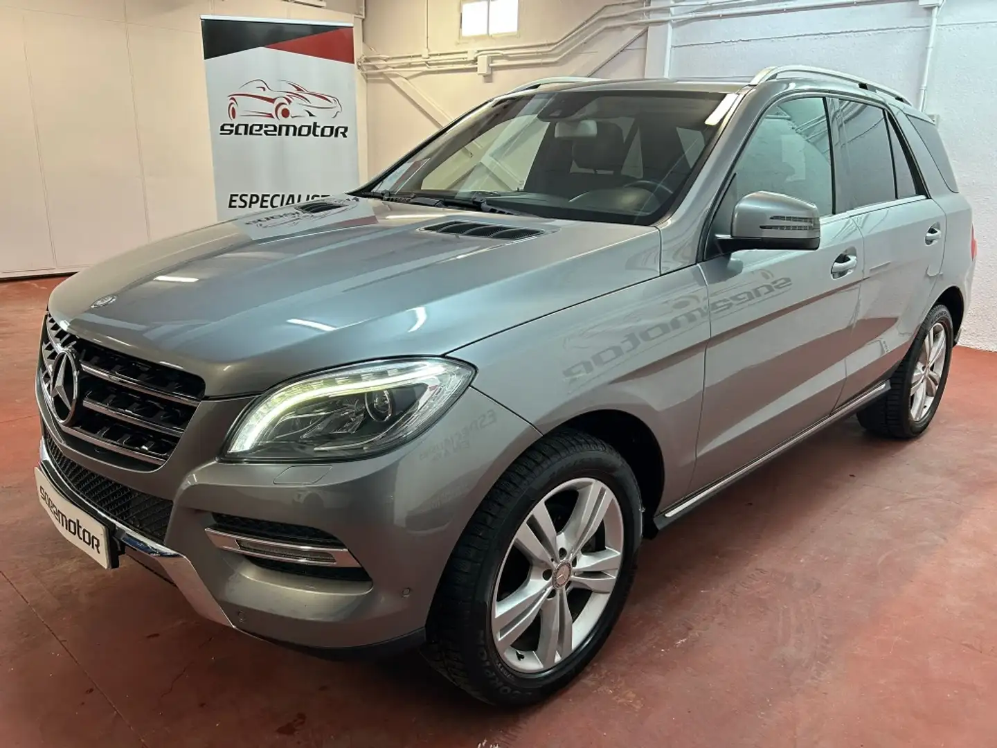 Mercedes-Benz ML 250 250BlueTec 4M 7G Plus Gris - 1