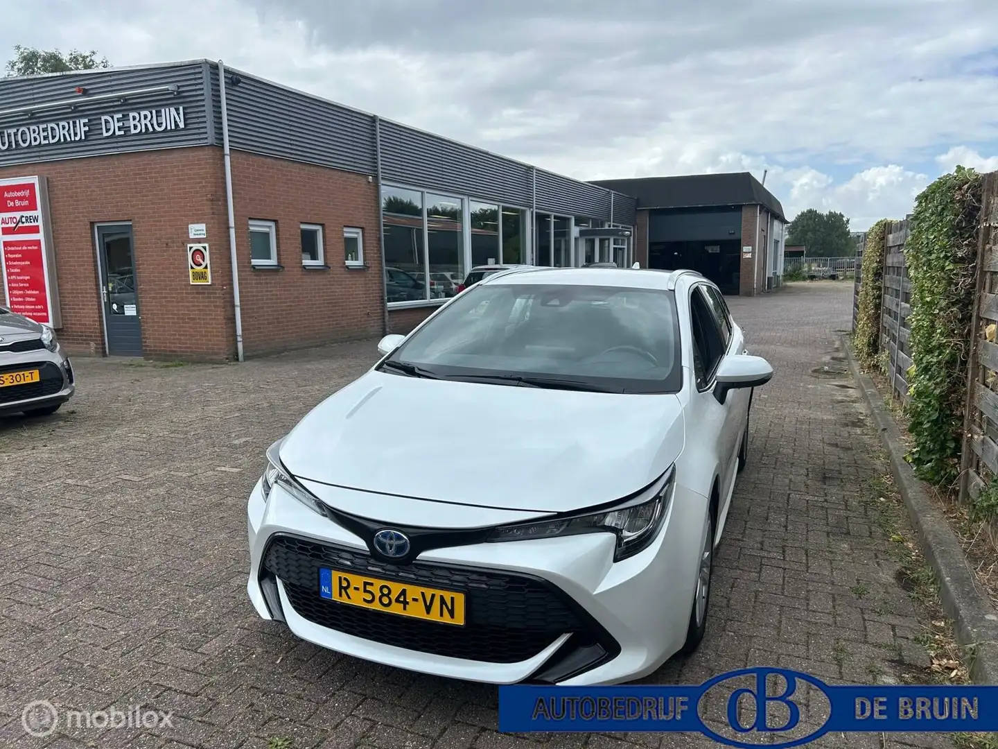 Toyota Corolla Touring Sports 1.8 Hybrid Active Apple carplay Wit - 2